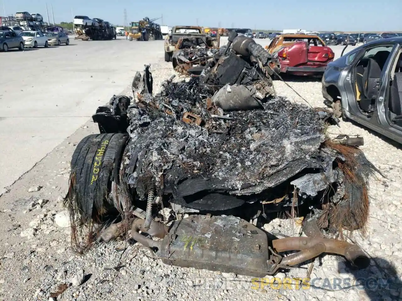 9 Photograph of a damaged car SCFVUJAW8MTV01517 ASTON MARTIN DBX 2021