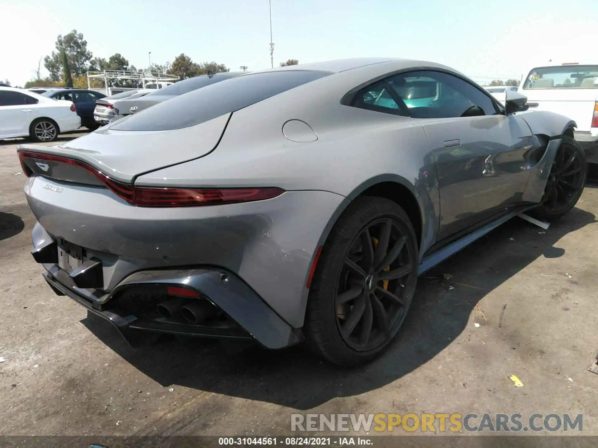 4 Photograph of a damaged car SCFSMGAW0LGN03971 ASTON MARTIN VANTAGE 2020