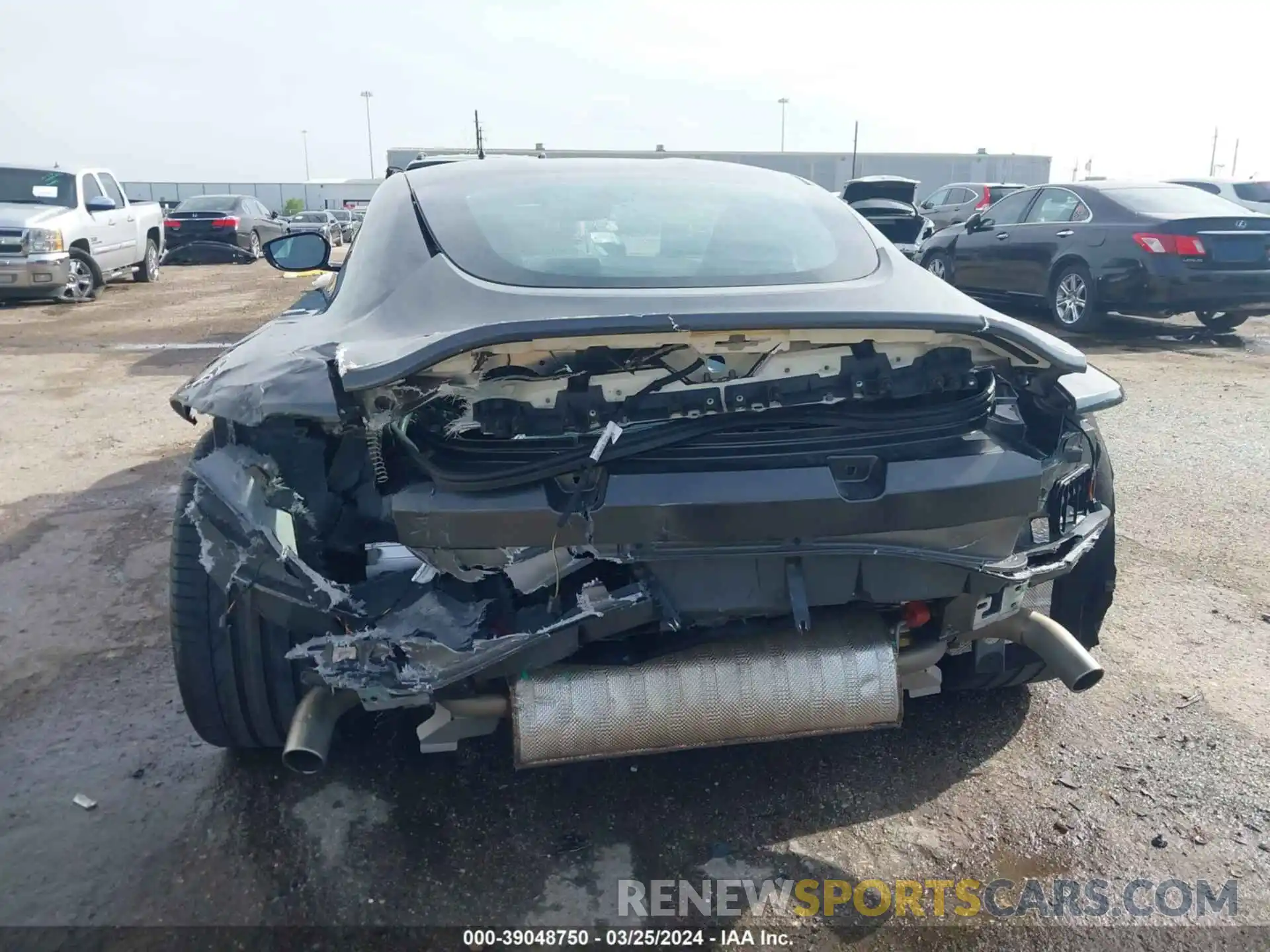 17 Photograph of a damaged car SCFSMGAW4LGN03018 ASTON MARTIN VANTAGE 2020