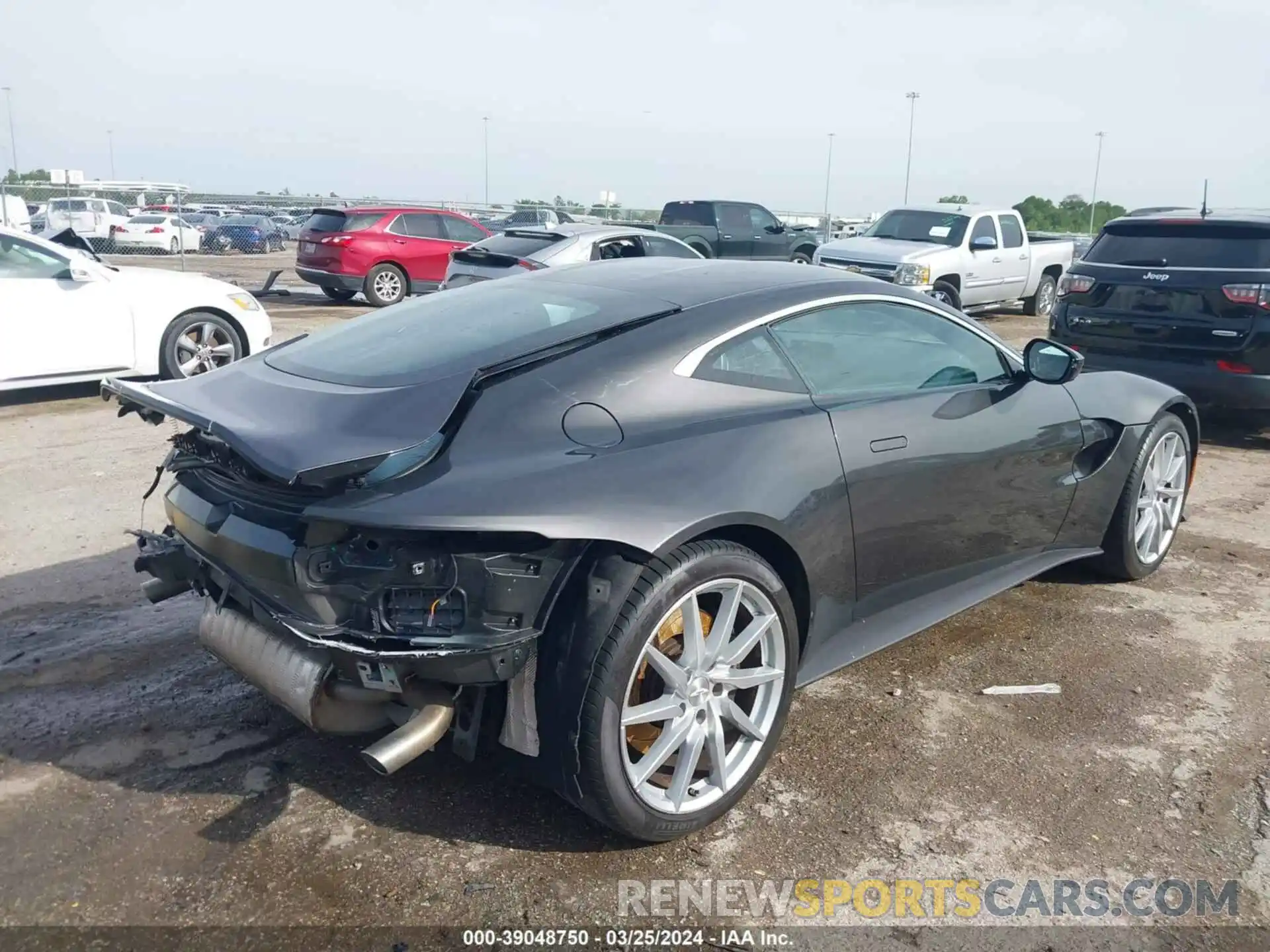 4 Photograph of a damaged car SCFSMGAW4LGN03018 ASTON MARTIN VANTAGE 2020