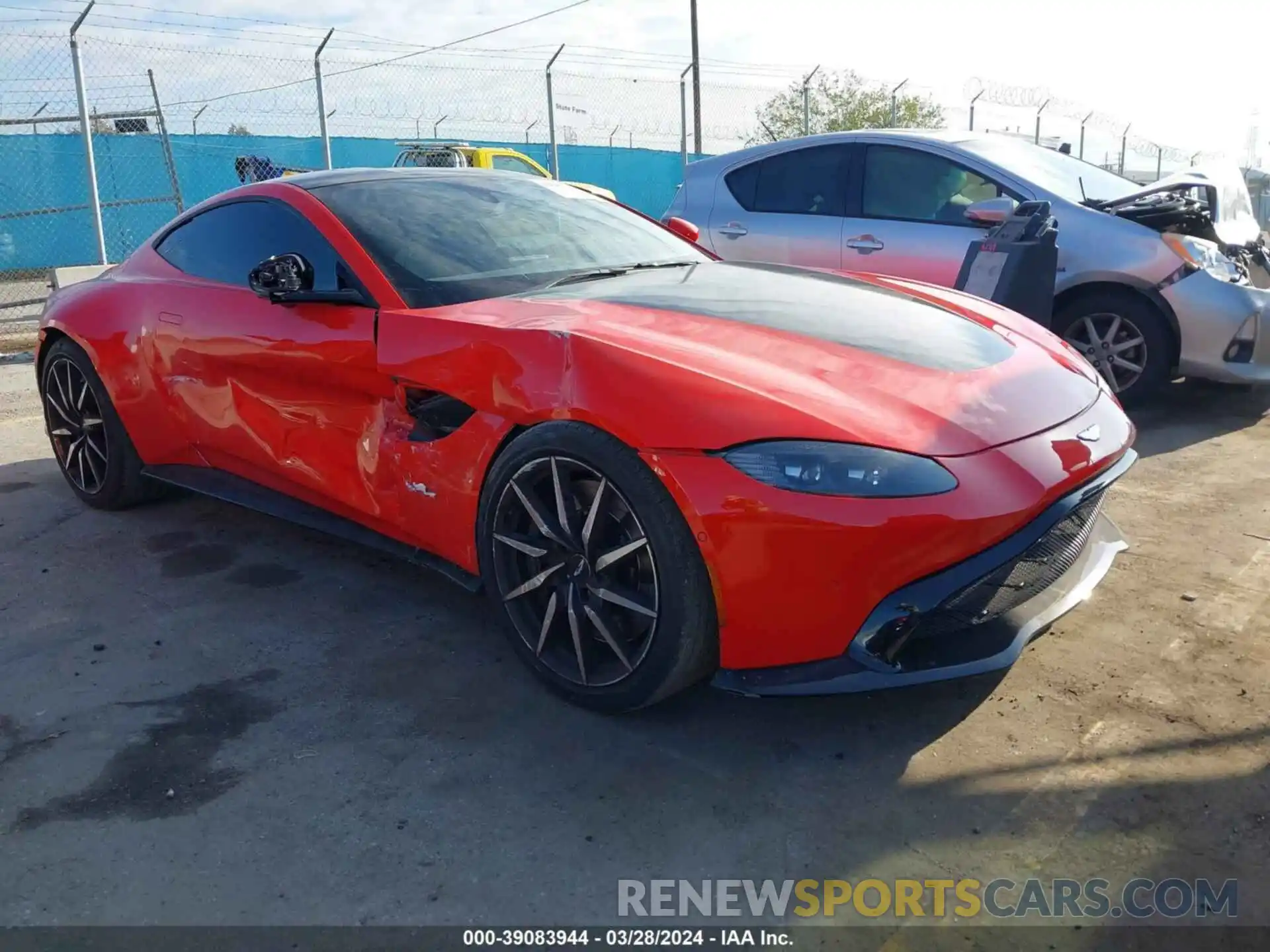 1 Photograph of a damaged car SCFSMGAW5LGN04405 ASTON MARTIN VANTAGE 2020