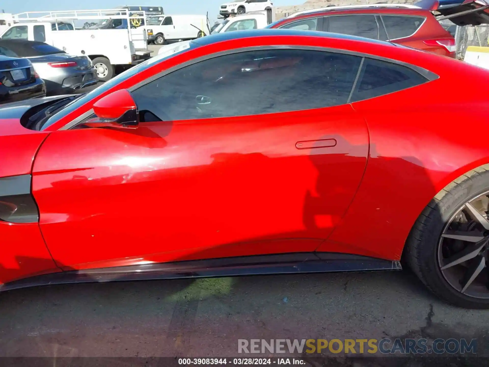 14 Photograph of a damaged car SCFSMGAW5LGN04405 ASTON MARTIN VANTAGE 2020