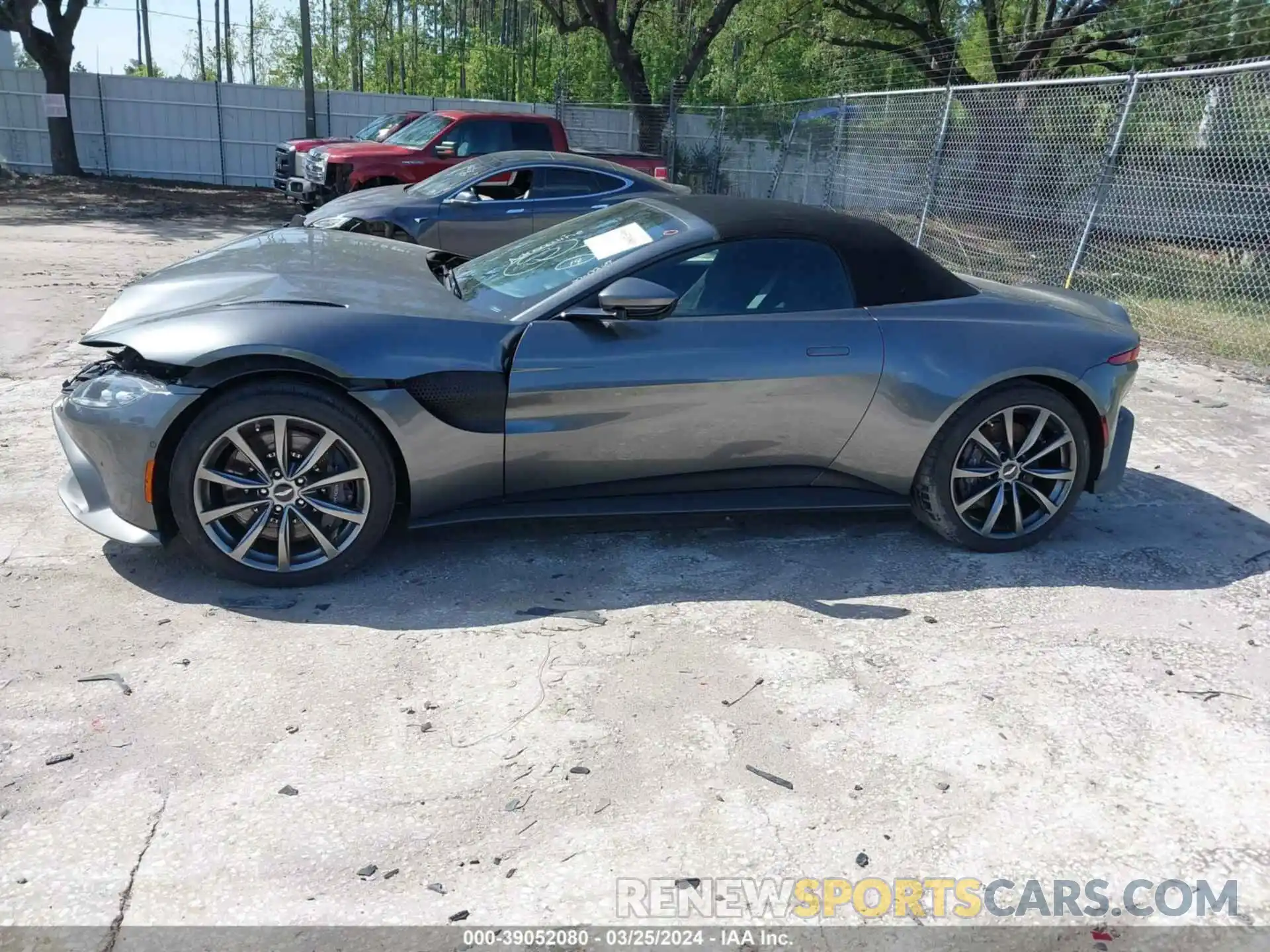 15 Photograph of a damaged car SCFSMGBW1MGP05265 ASTON MARTIN VANTAGE 2021