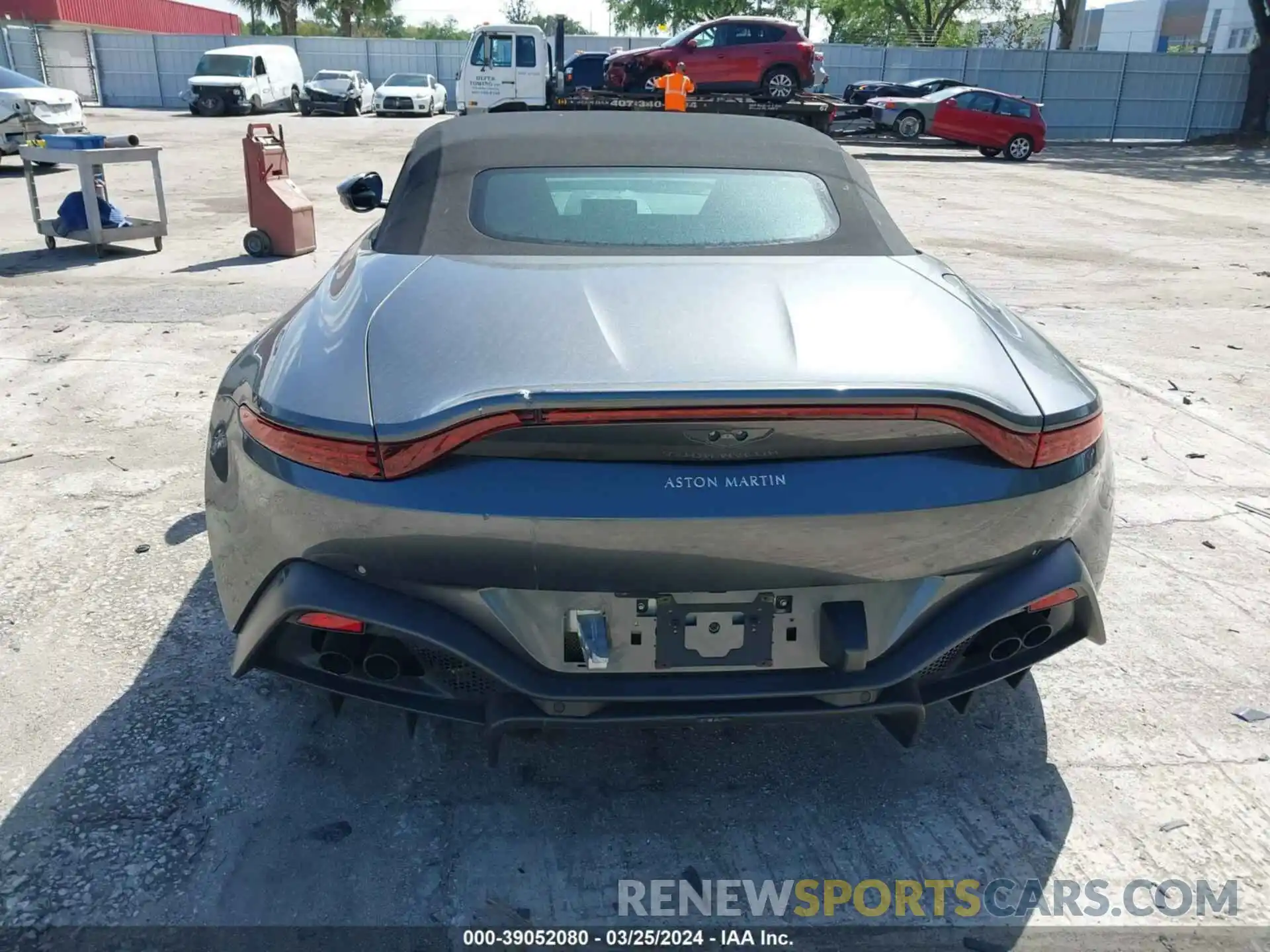 17 Photograph of a damaged car SCFSMGBW1MGP05265 ASTON MARTIN VANTAGE 2021