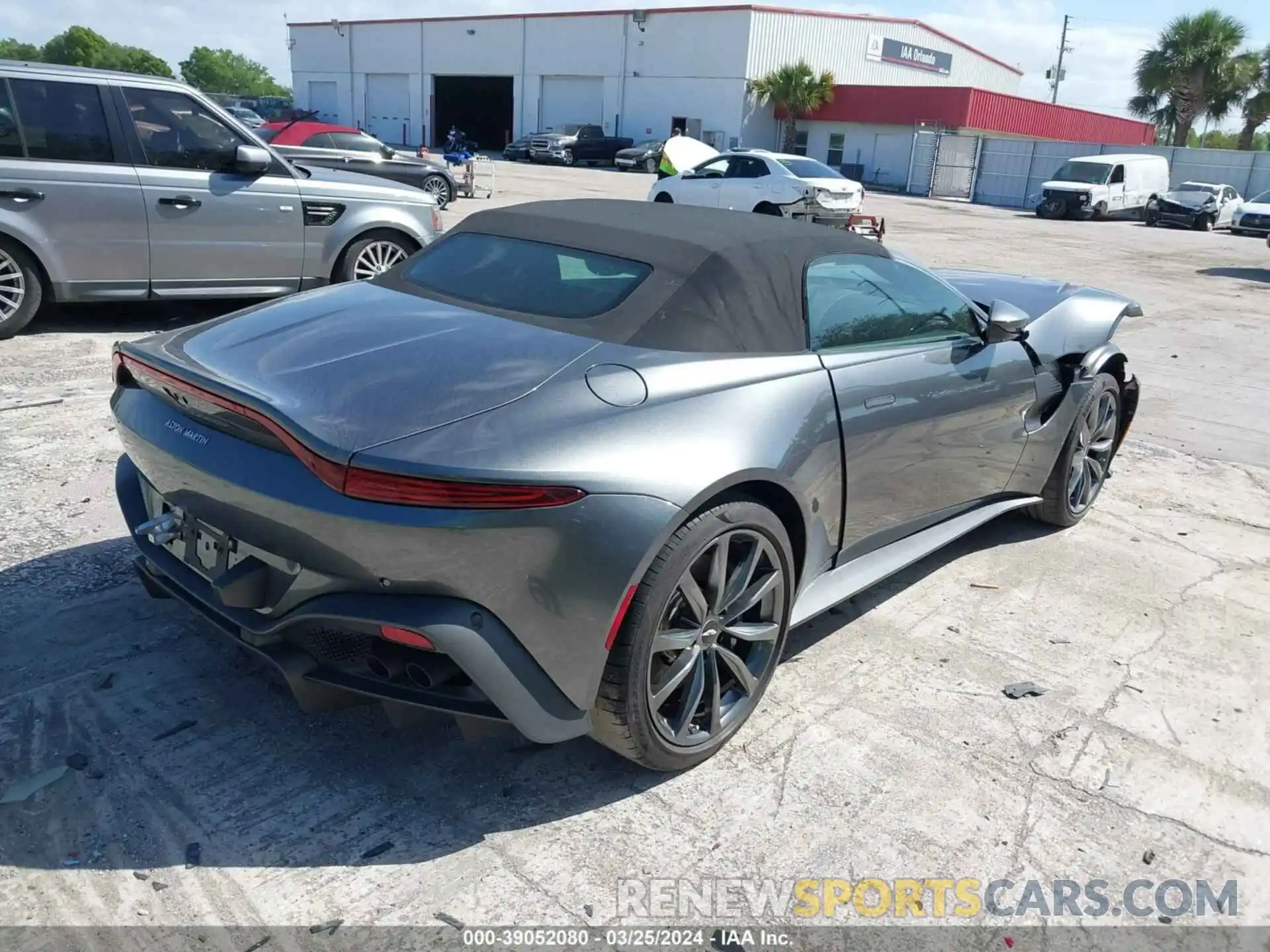 4 Photograph of a damaged car SCFSMGBW1MGP05265 ASTON MARTIN VANTAGE 2021