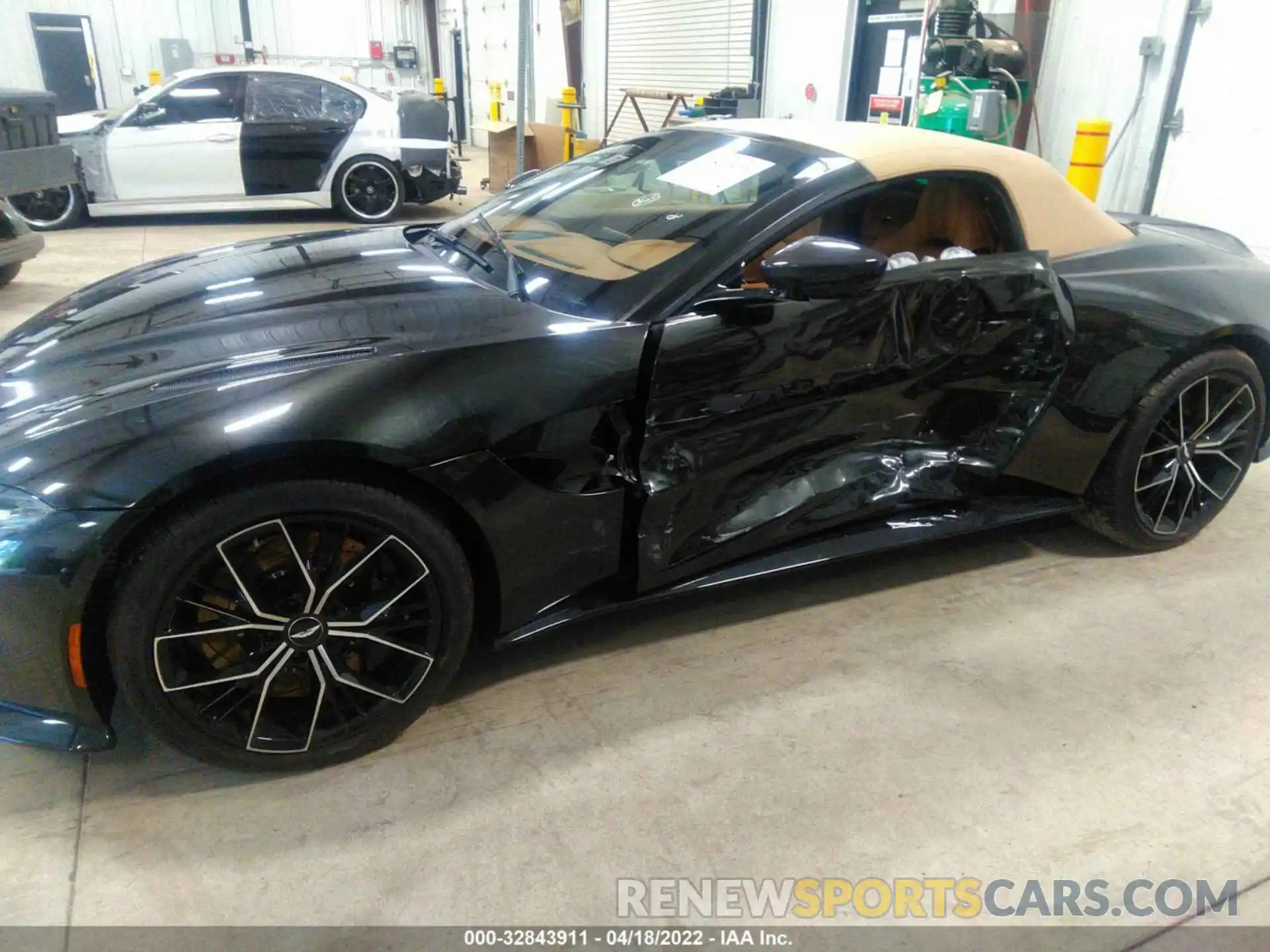 6 Photograph of a damaged car SCFSMGBW3MGP05865 ASTON MARTIN VANTAGE 2021