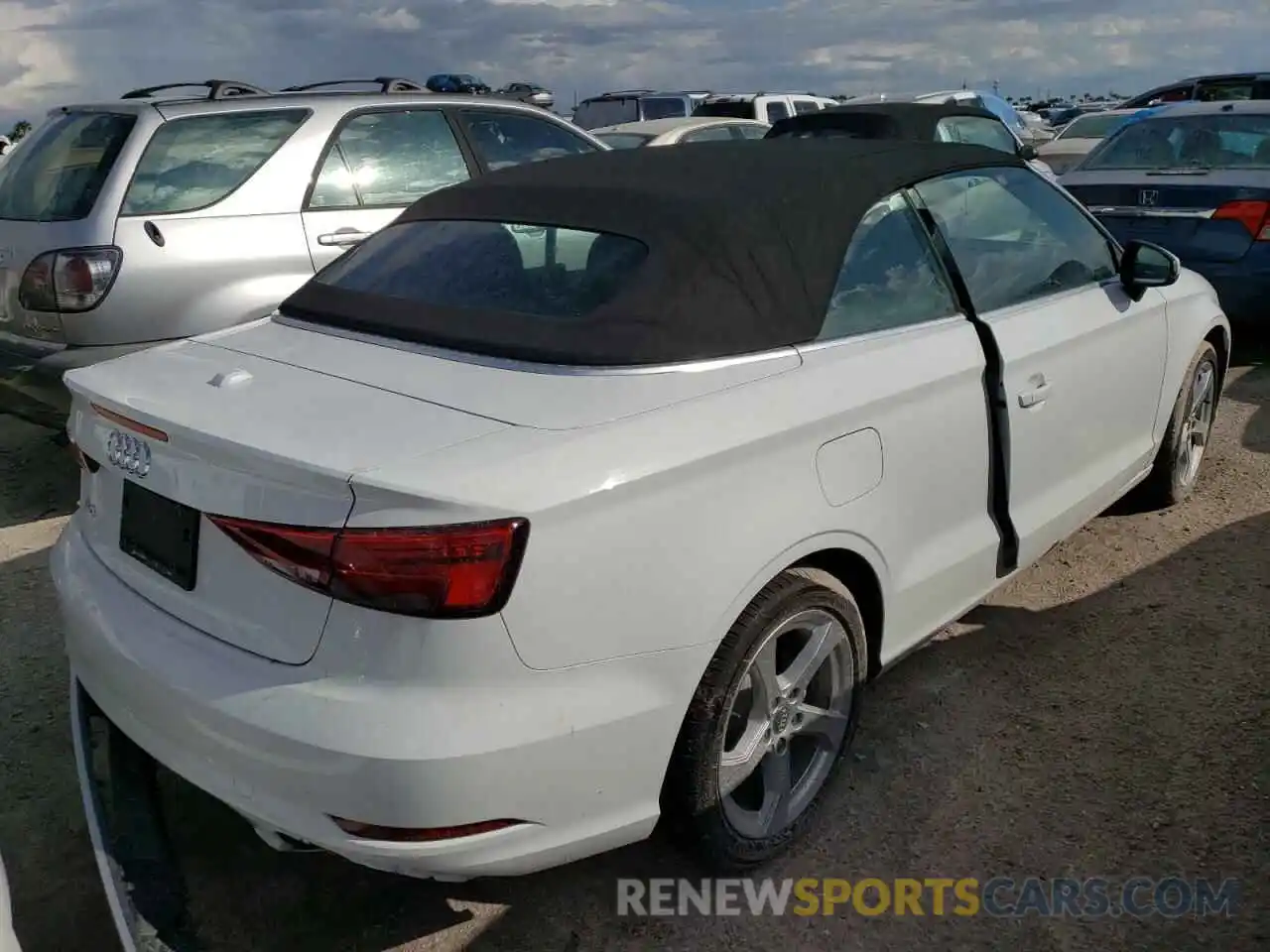 4 Photograph of a damaged car WAU6ULFF8K1032572 AUDI A3 2019