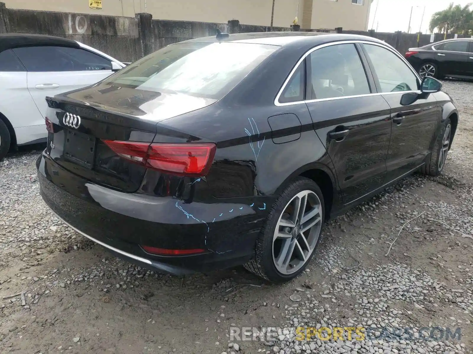 4 Фотография поврежденного автомобиля WAUAUGFF0K1028775 AUDI A3 2019