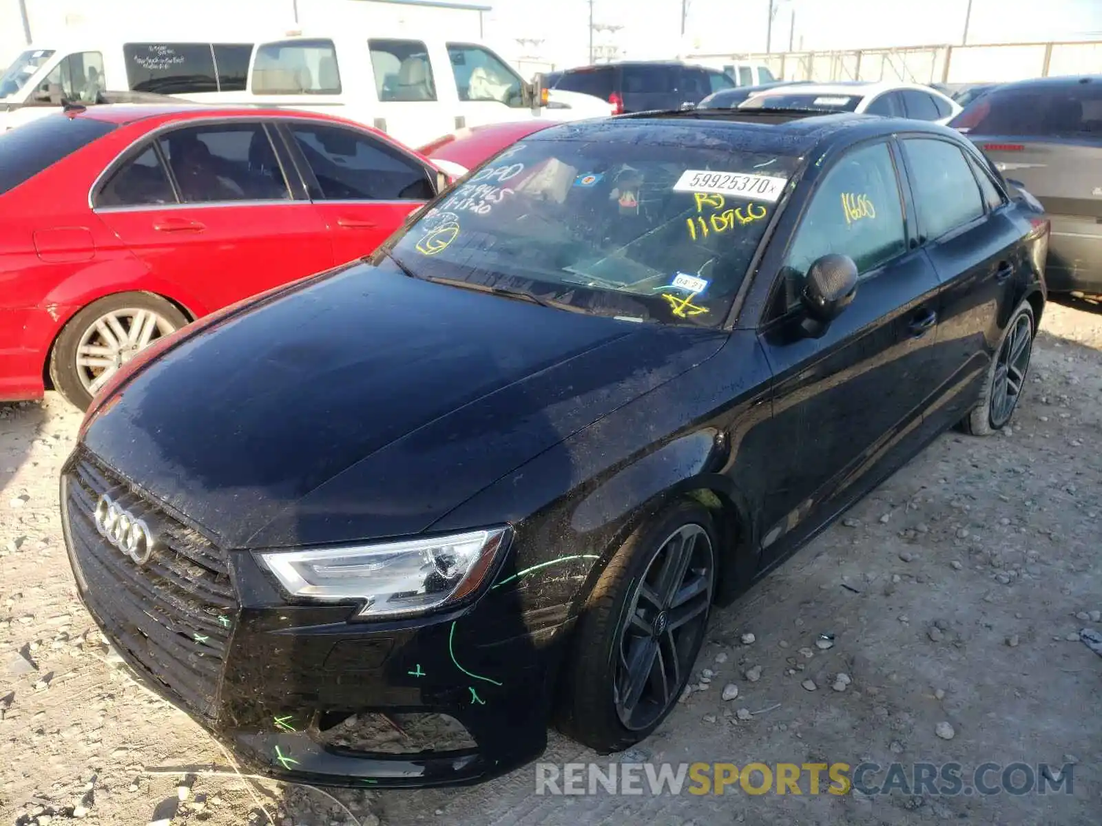 2 Фотография поврежденного автомобиля WAUAUGFF0KA110960 AUDI A3 2019