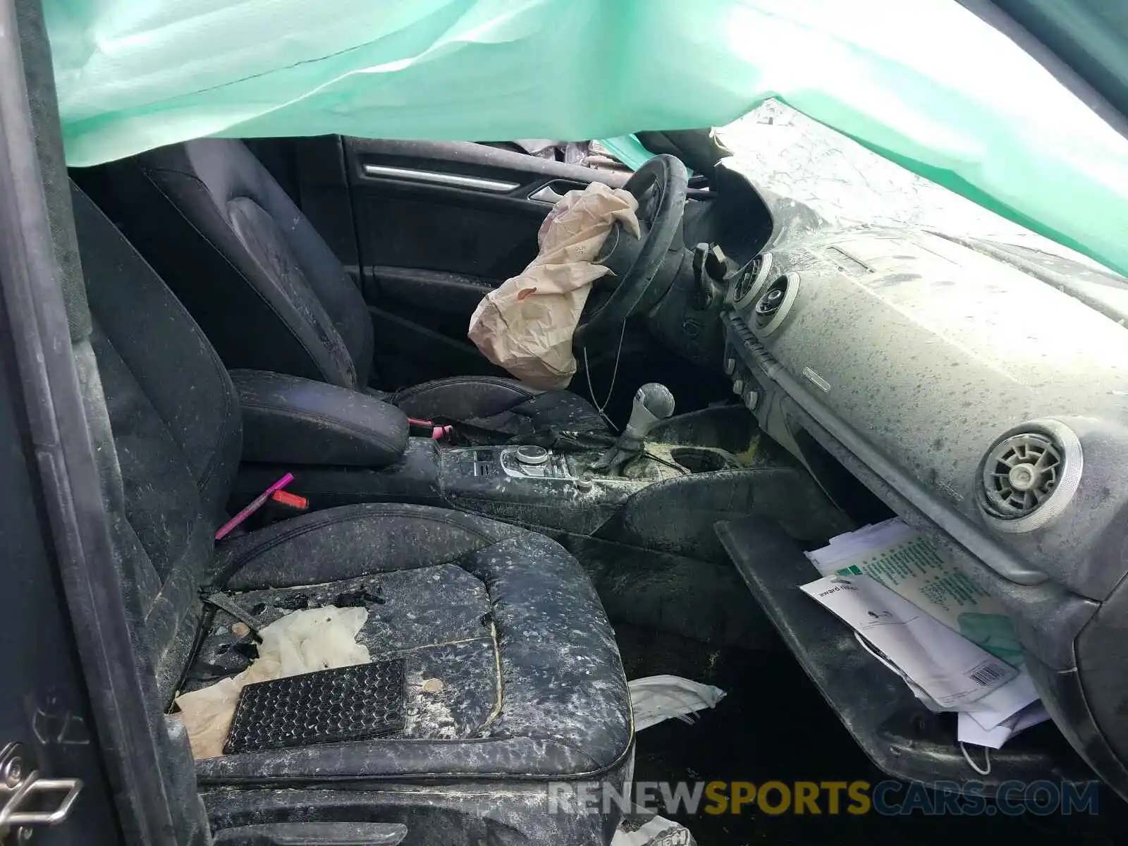 5 Фотография поврежденного автомобиля WAUAUGFF4K1012000 AUDI A3 2019