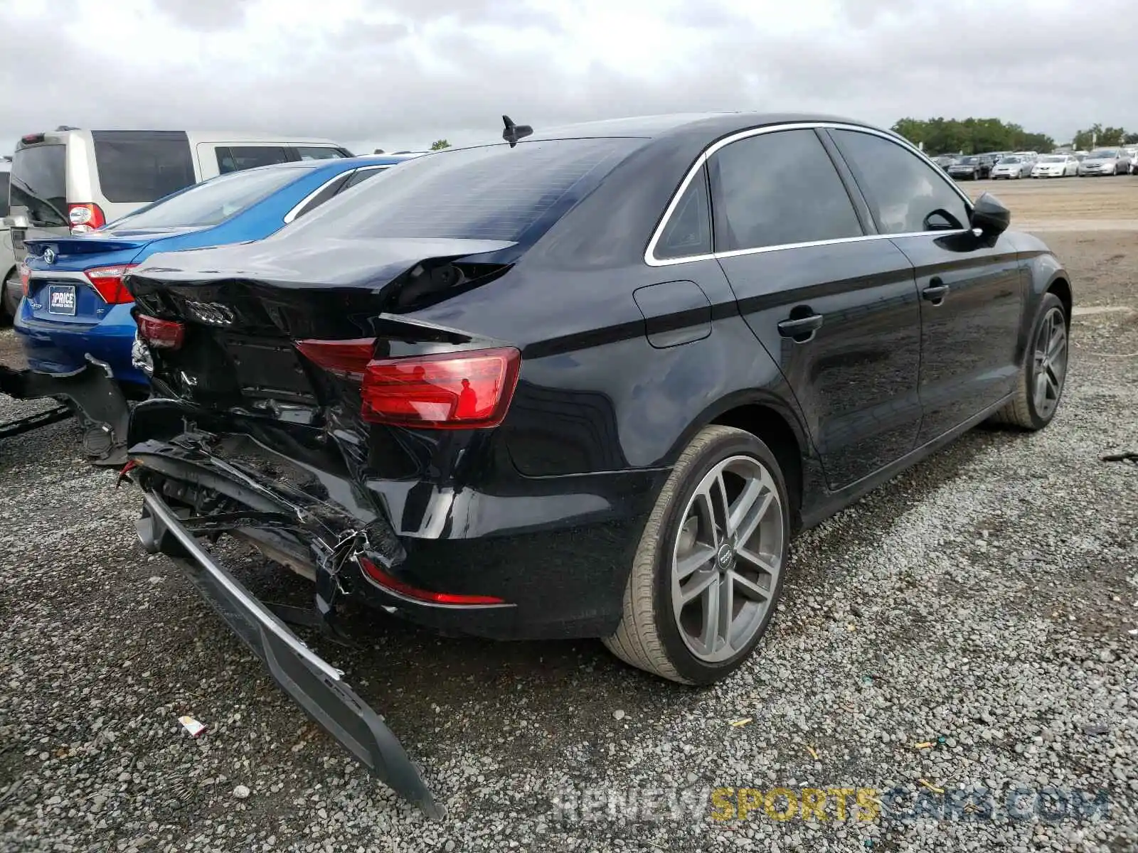 4 Фотография поврежденного автомобиля WAUAUGFF7K1014758 AUDI A3 2019