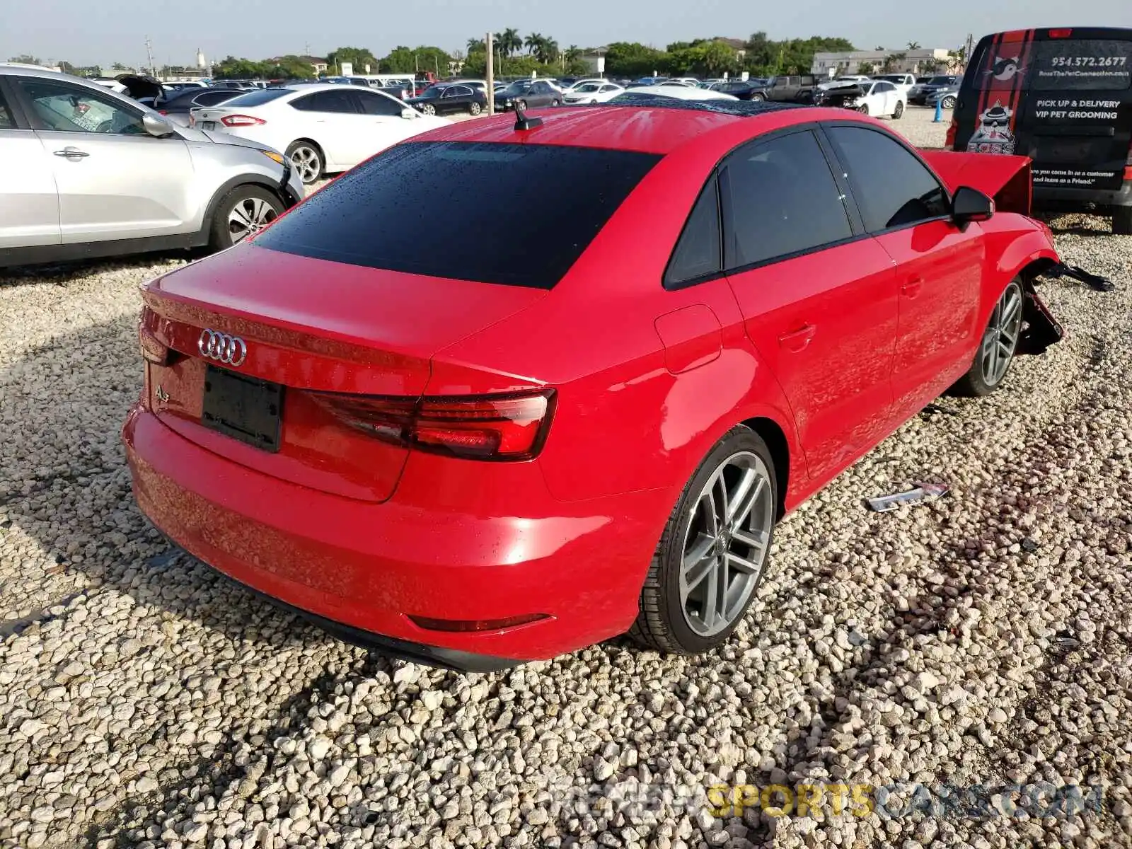 4 Фотография поврежденного автомобиля WAUAUGFF9KA095715 AUDI A3 2019