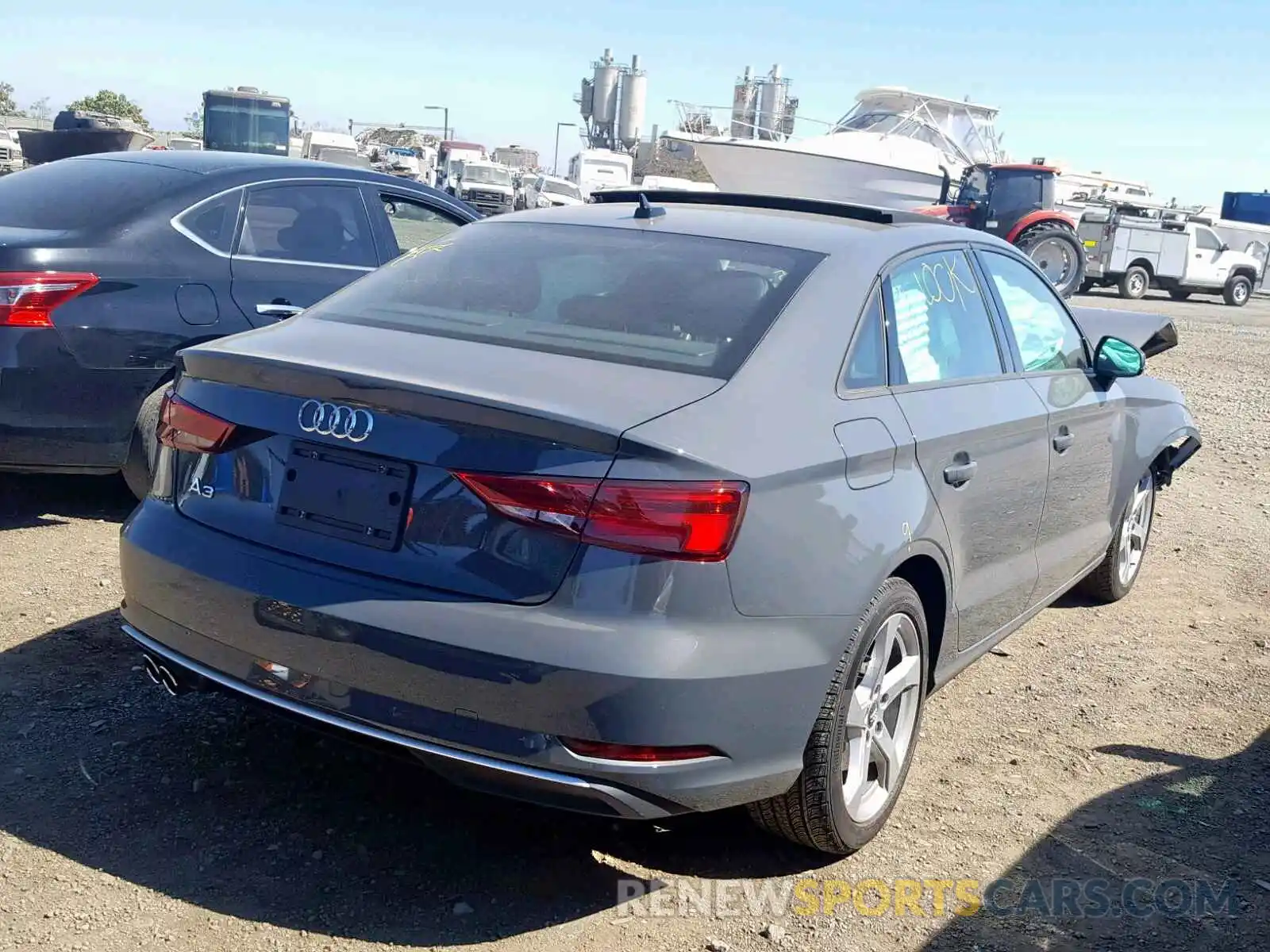 4 Фотография поврежденного автомобиля WAUAUGFFXK1011255 AUDI A3 2019