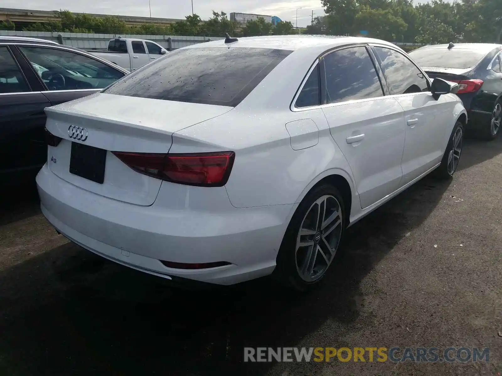 4 Фотография поврежденного автомобиля WAUAUGFFXK1012518 AUDI A3 2019