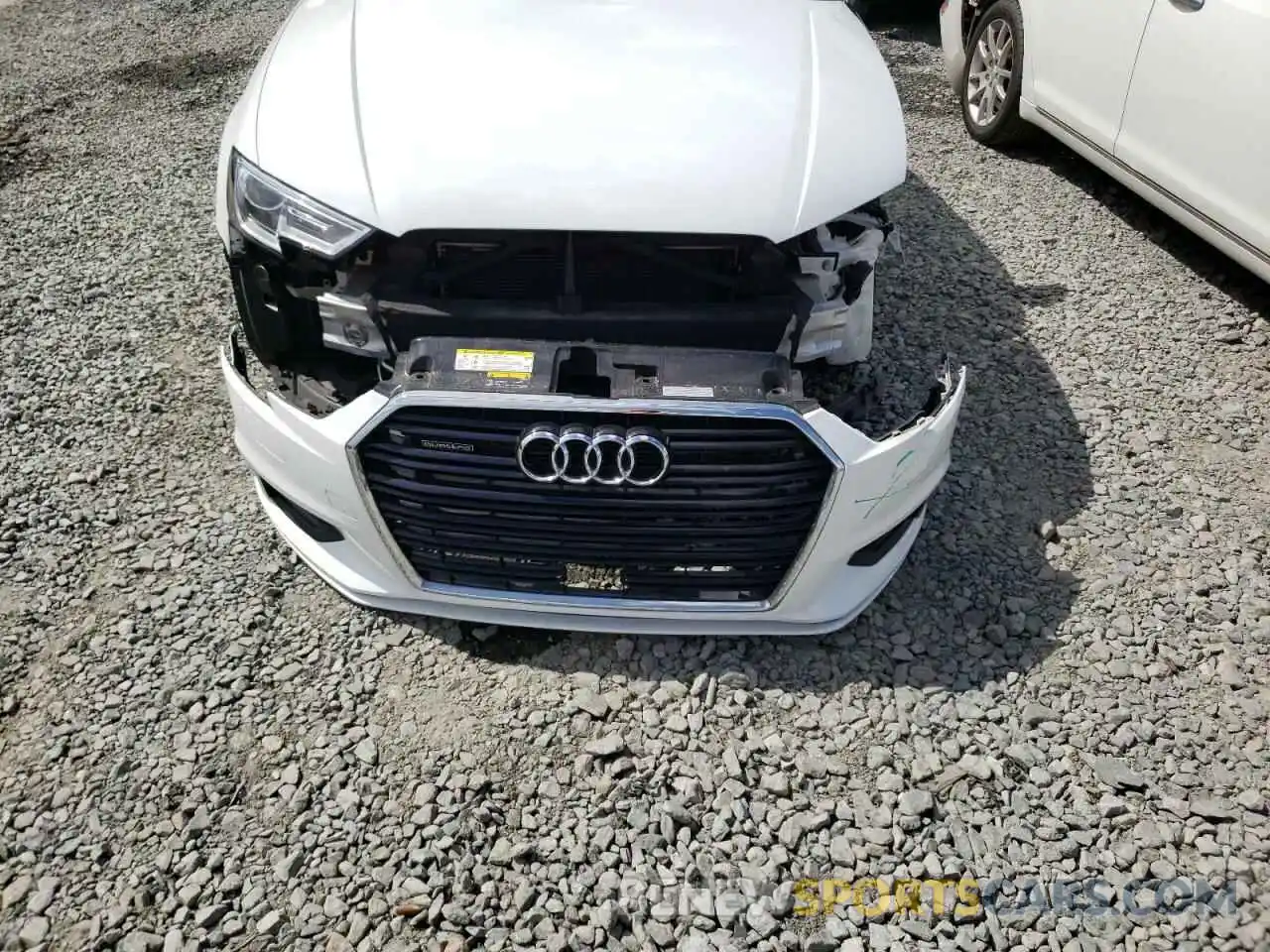 9 Фотография поврежденного автомобиля WAUBEGFF0K1021701 AUDI A3 2019