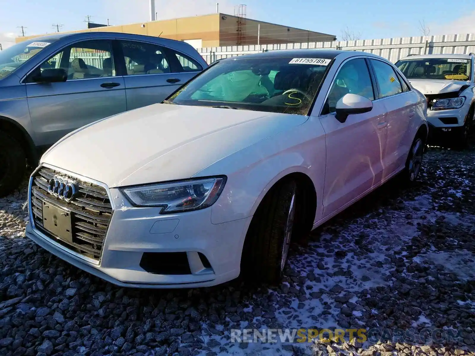 2 Фотография поврежденного автомобиля WAUBEGFF5KA077892 AUDI A3 2019