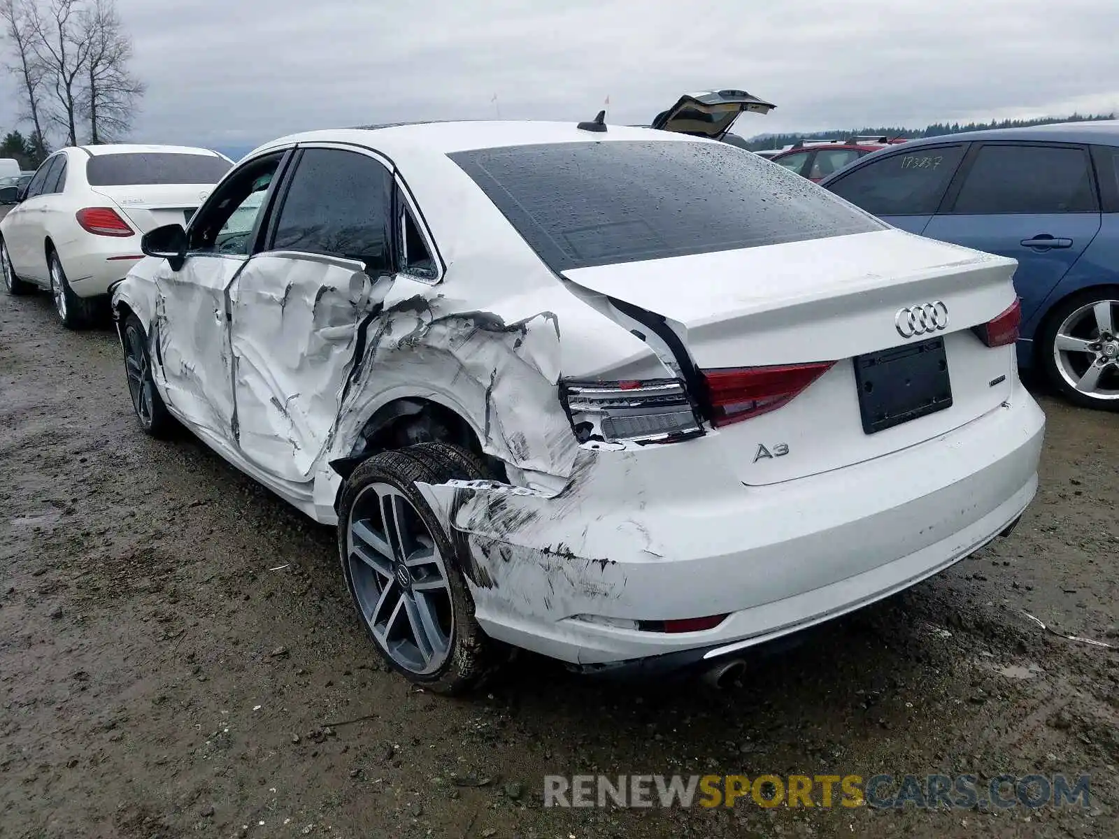 3 Photograph of a damaged car WAUBEGFF6KA083233 AUDI A3 2019