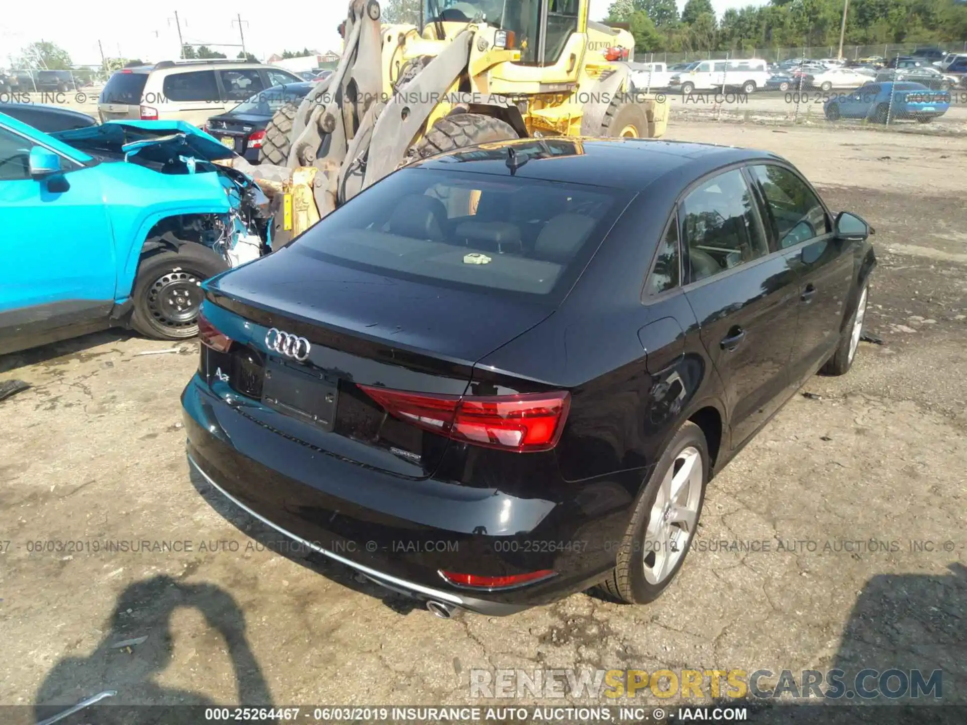 4 Фотография поврежденного автомобиля WAUBEGFFXK1018109 AUDI A3 2019