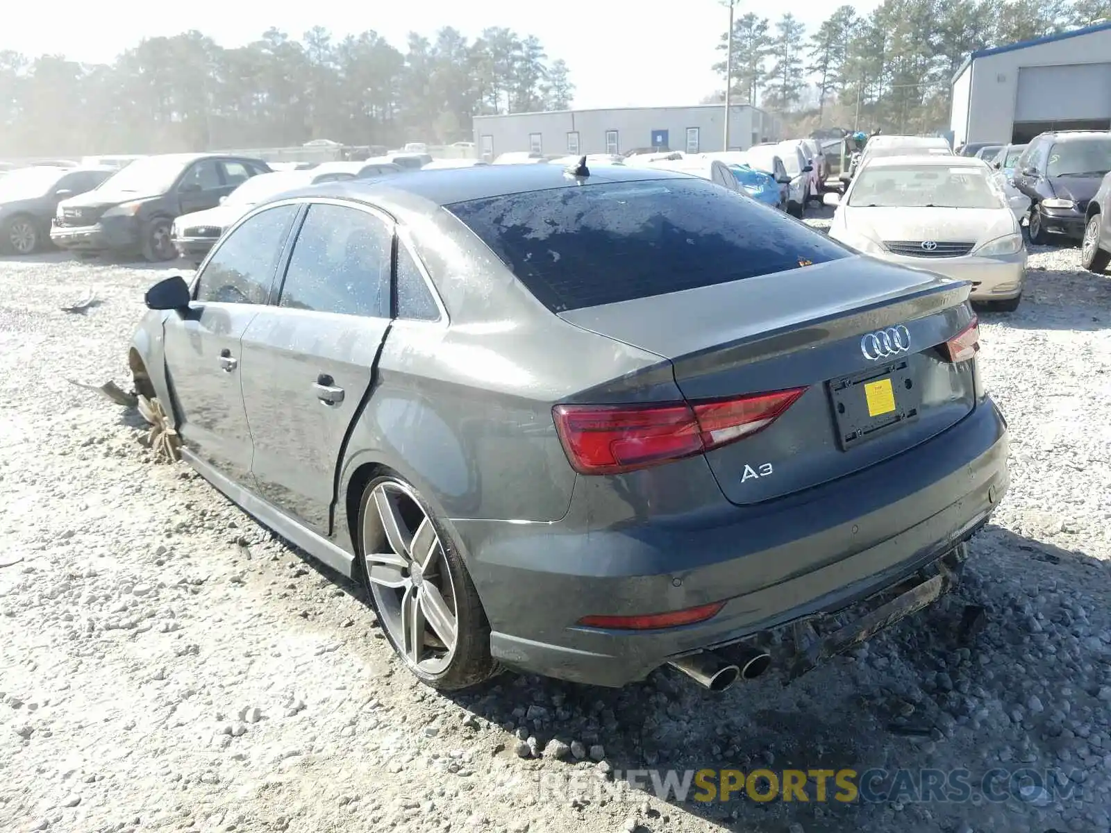 3 Фотография поврежденного автомобиля WAUGUGFF6KA075643 AUDI A3 2019