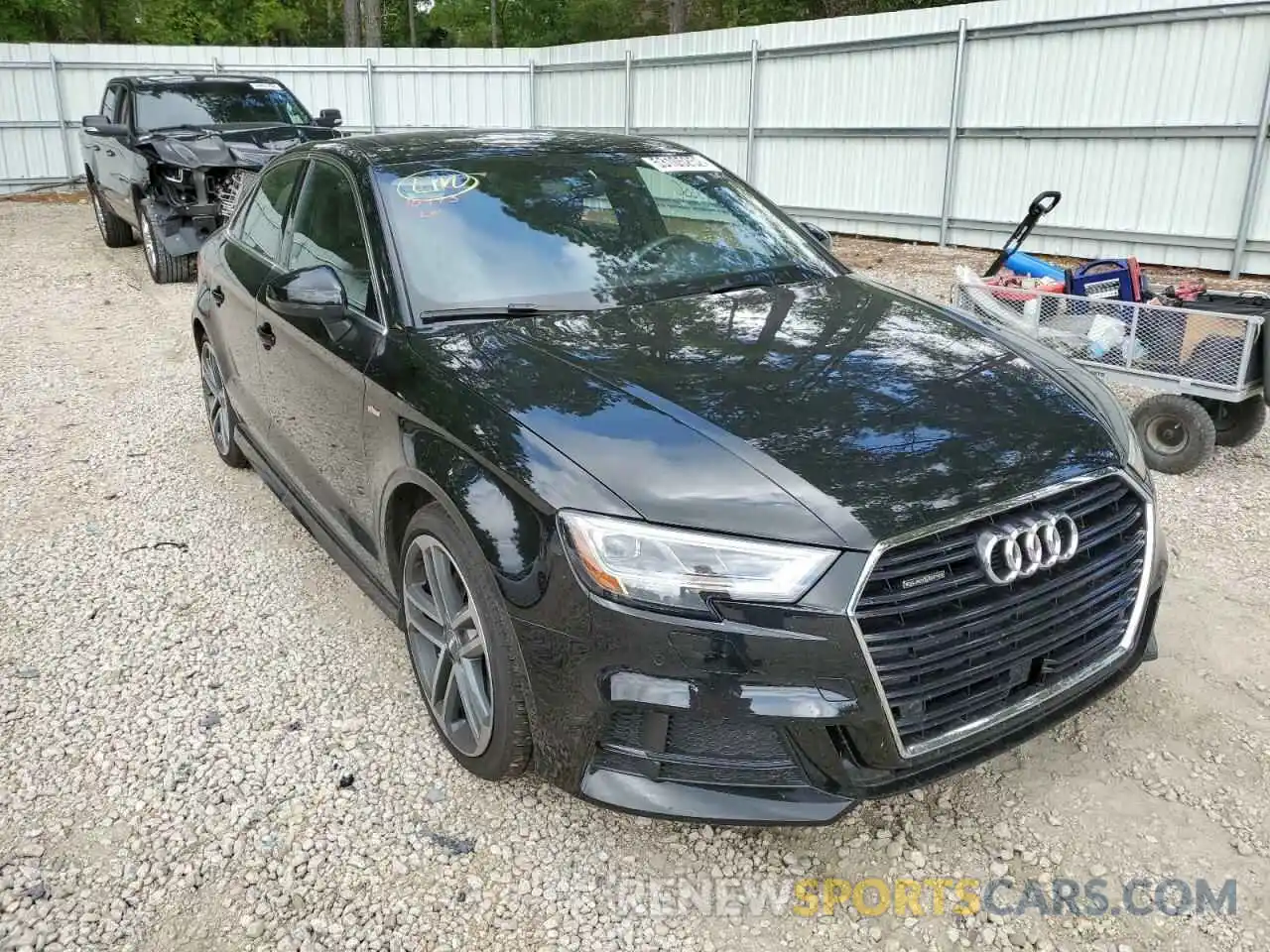 1 Фотография поврежденного автомобиля WAUJEGFF3K1024099 AUDI A3 2019