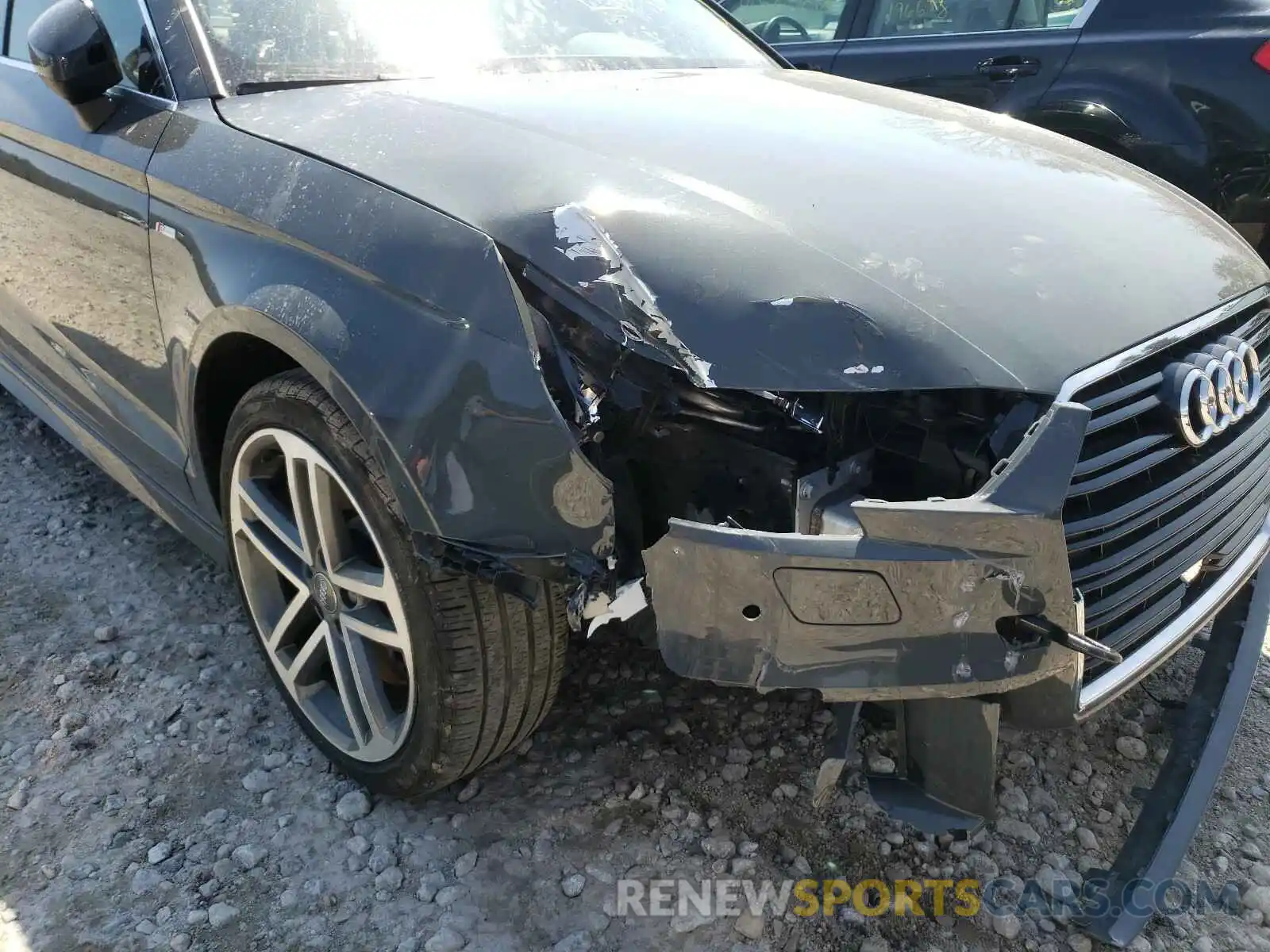 9 Фотография поврежденного автомобиля WAUJEGFF4K1025830 AUDI A3 2019