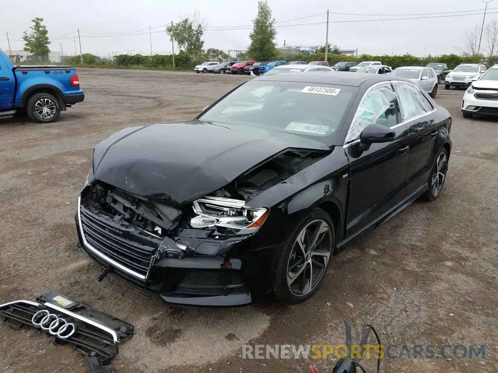 2 Фотография поврежденного автомобиля WAUJEGFF8K1018699 AUDI A3 2019