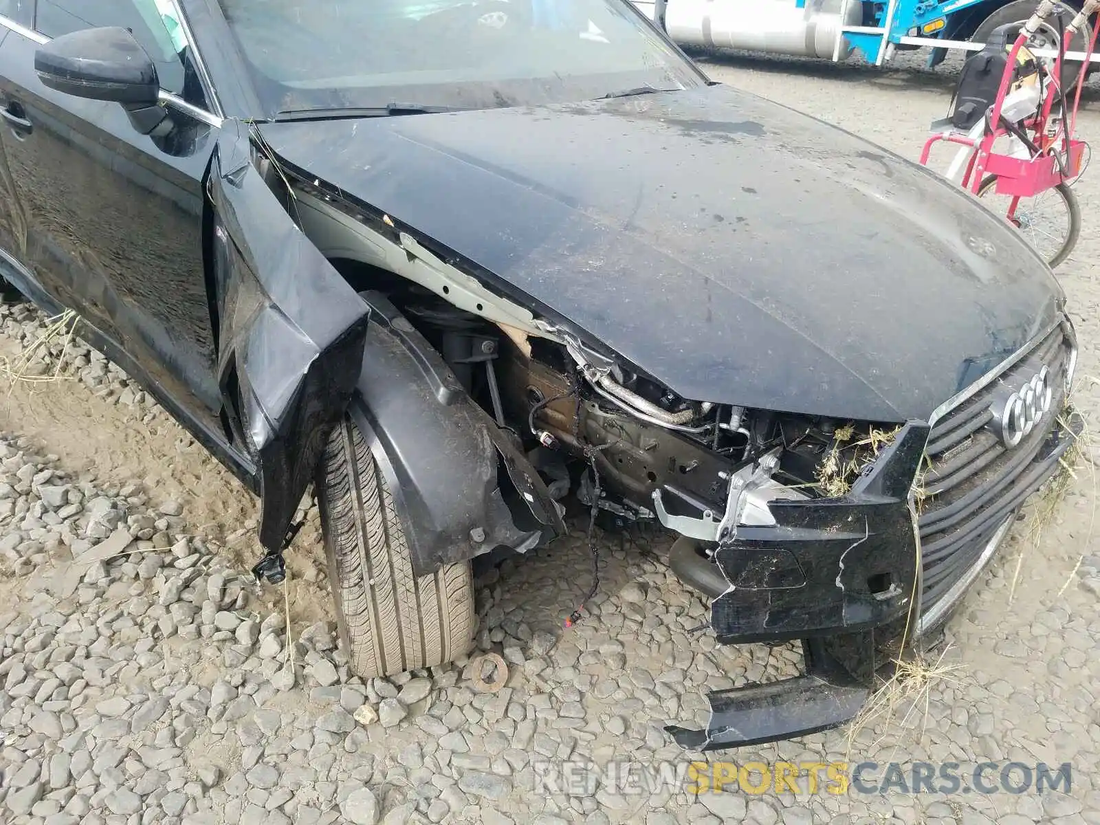9 Фотография поврежденного автомобиля WAUJEGFF9K1017979 AUDI A3 2019