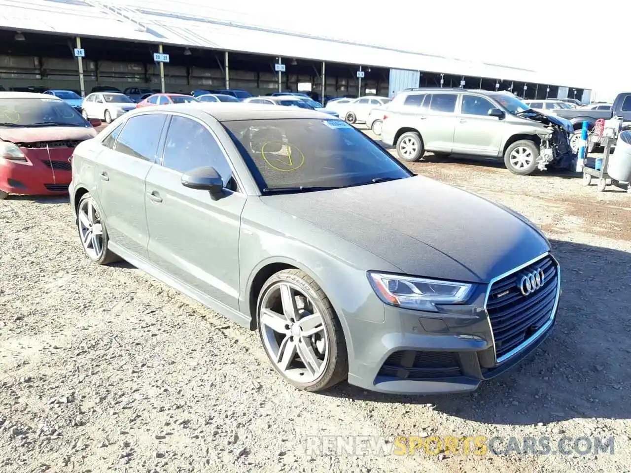 1 Фотография поврежденного автомобиля WAUJEGFF9K1018114 AUDI A3 2019