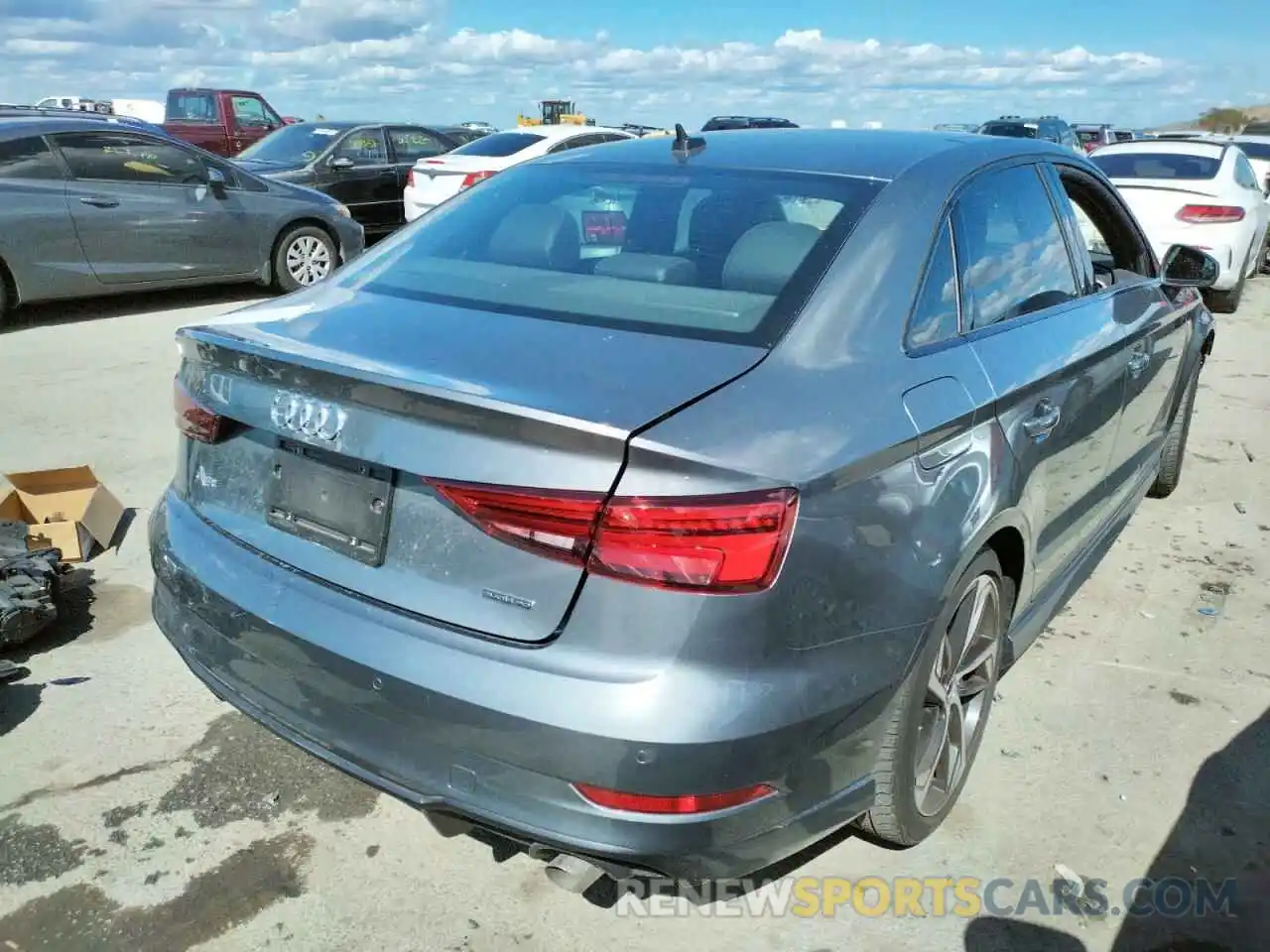 4 Фотография поврежденного автомобиля WAUBEGFF3LA073258 AUDI A3 2020