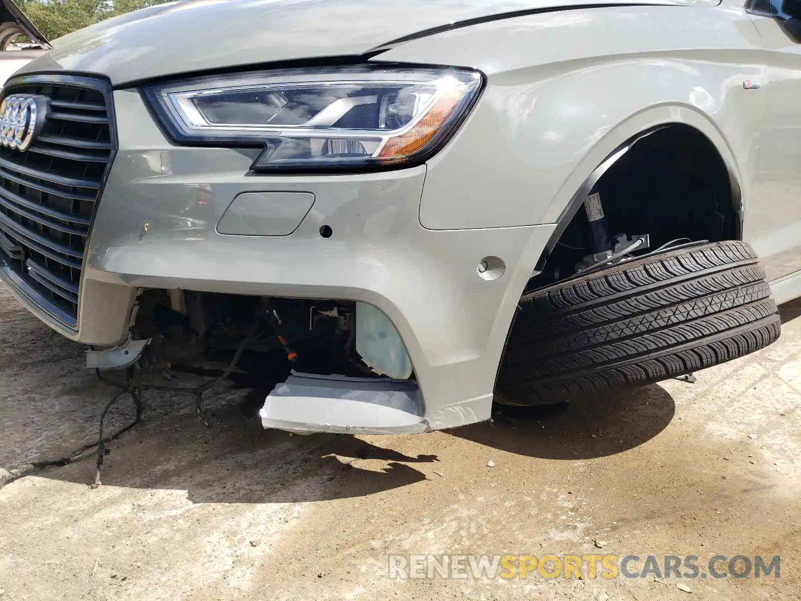 9 Photograph of a damaged car WAUJEGFF9LA100586 AUDI A3 2020