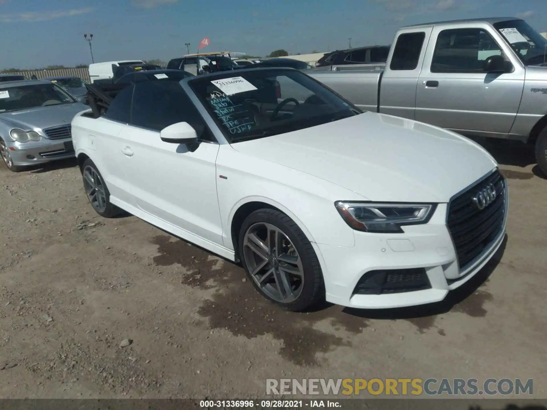 1 Фотография поврежденного автомобиля WAU5ULFFXK1030219 AUDI A3 CABRIOLET 2019