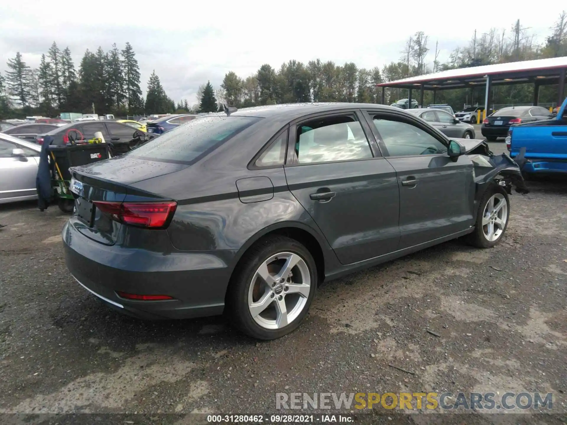 4 Фотография поврежденного автомобиля WAUAUGFF0K1025584 AUDI A3 SEDAN 2019