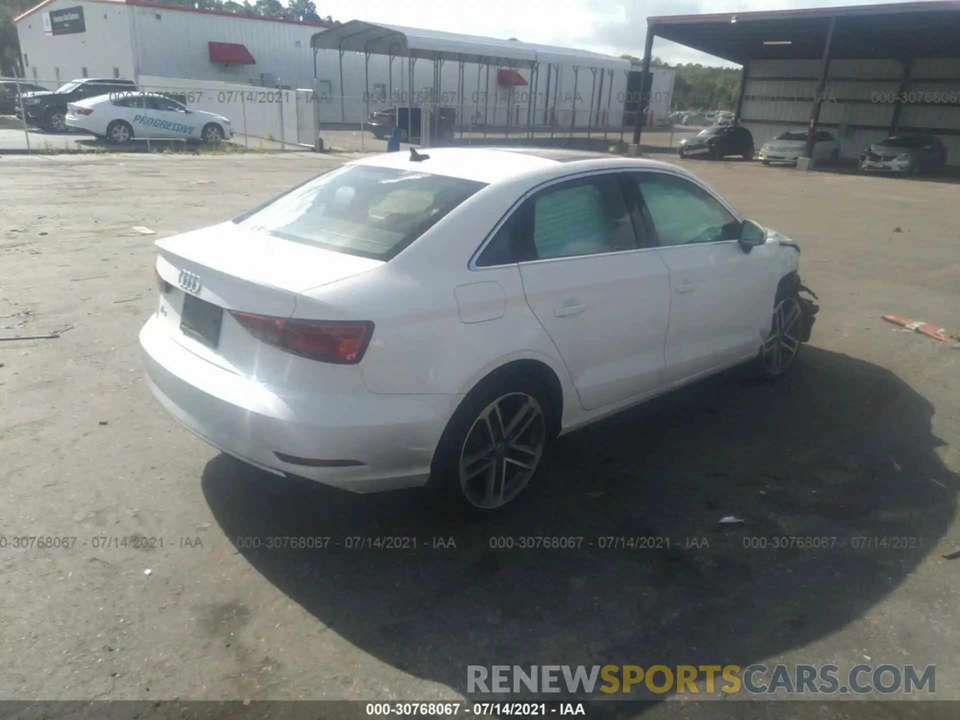 4 Фотография поврежденного автомобиля WAUAUGFF5KA066258 AUDI A3 SEDAN 2019