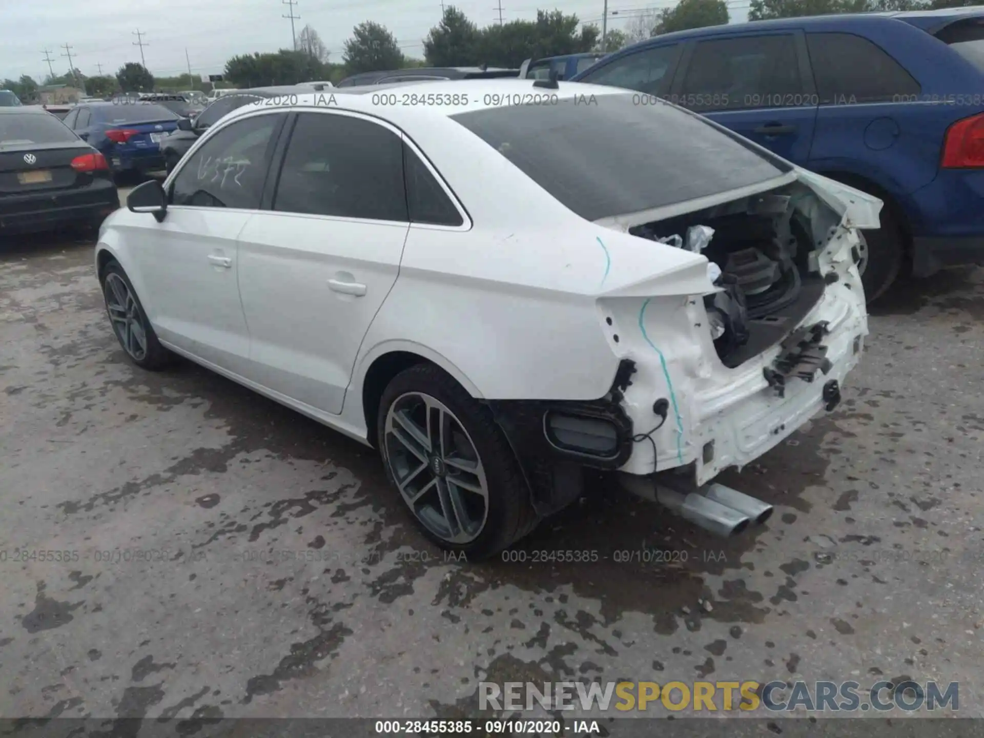 3 Фотография поврежденного автомобиля WAUAUGFF7KA074281 AUDI A3 SEDAN 2019