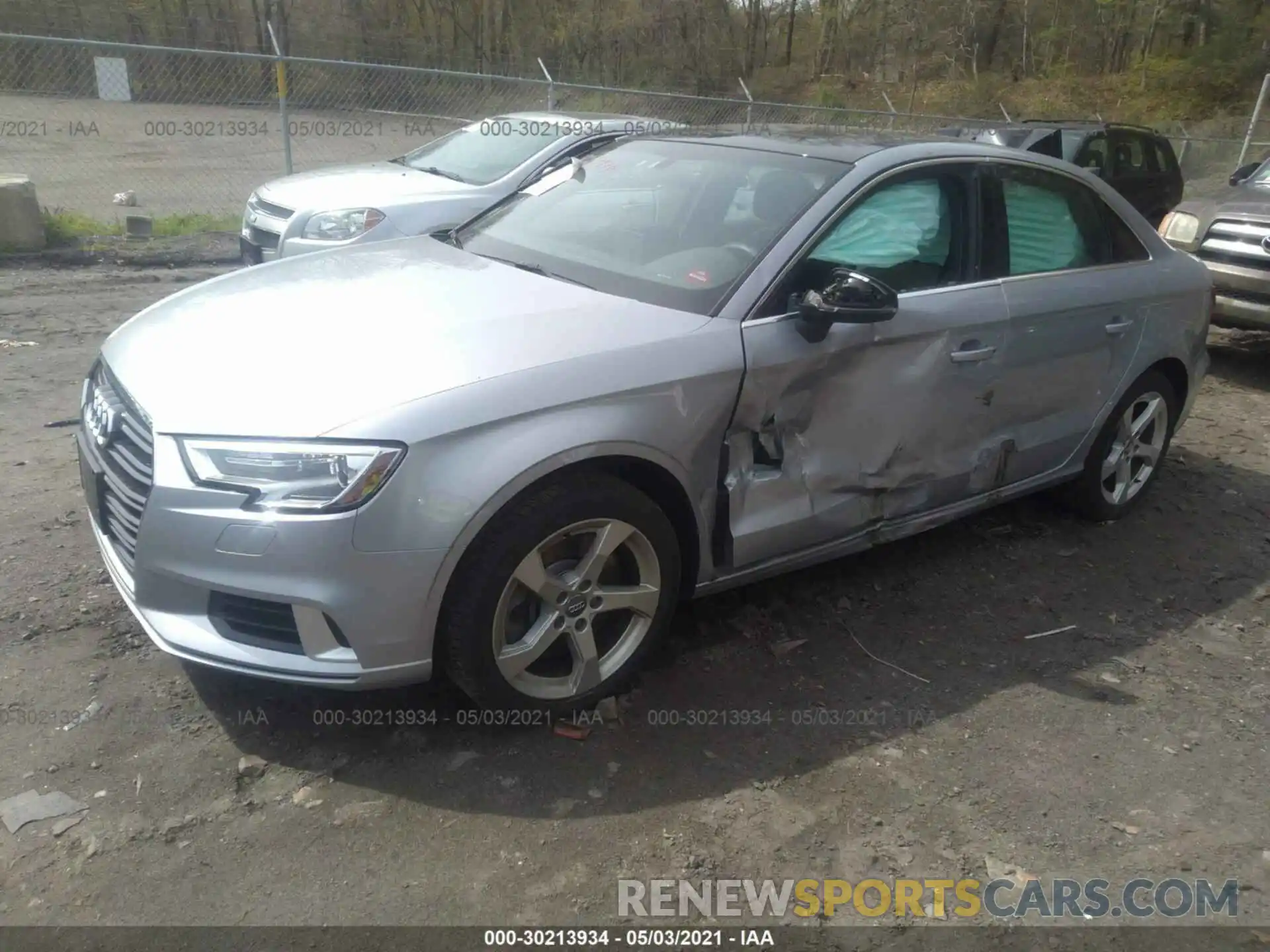 2 Фотография поврежденного автомобиля WAUBEGFF0KA101922 AUDI A3 SEDAN 2019