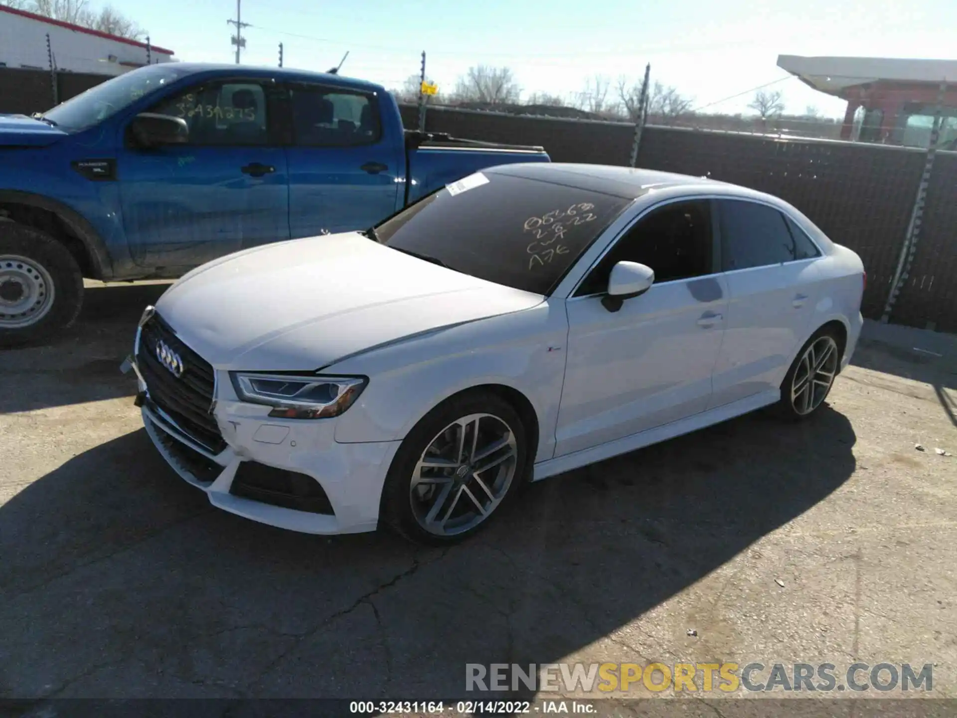 2 Фотография поврежденного автомобиля WAUJEGFF1K1017359 AUDI A3 SEDAN 2019