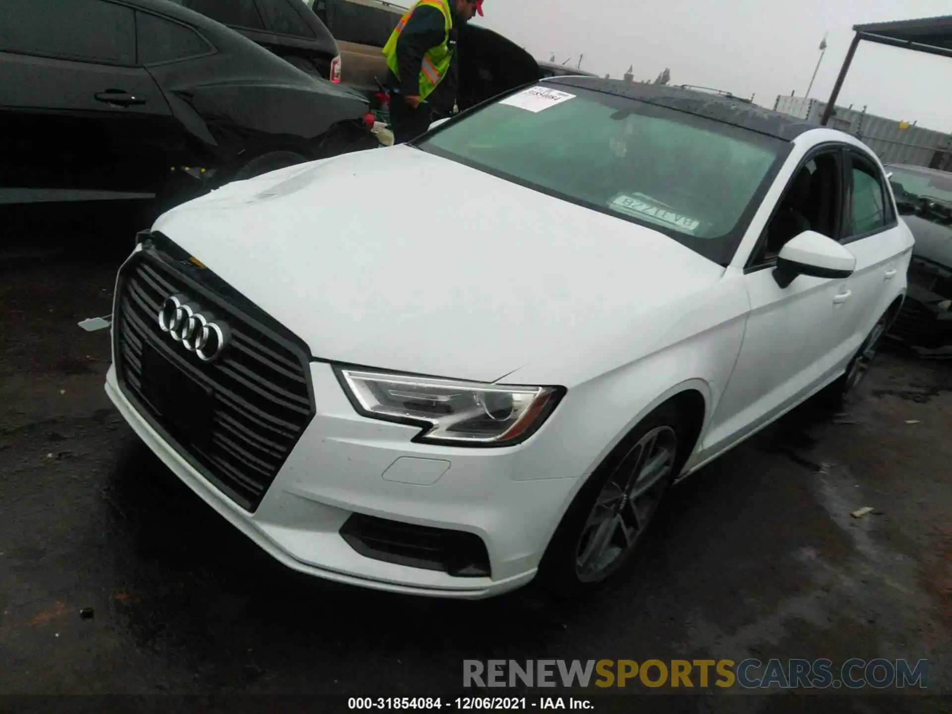 2 Фотография поврежденного автомобиля WAUAUGFF2LA033056 AUDI A3 SEDAN 2020