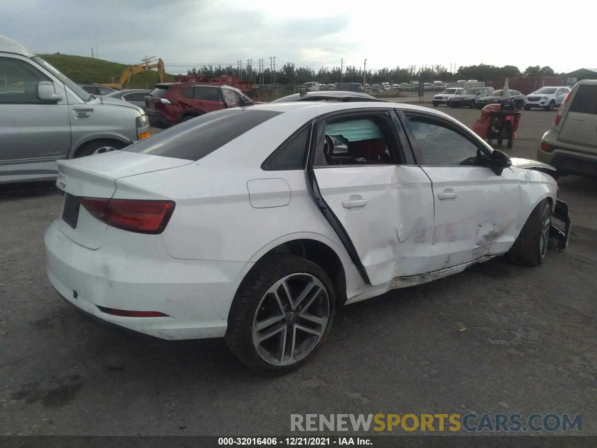 4 Photograph of a damaged car WAUAUGFF7LA096475 AUDI A3 SEDAN 2020