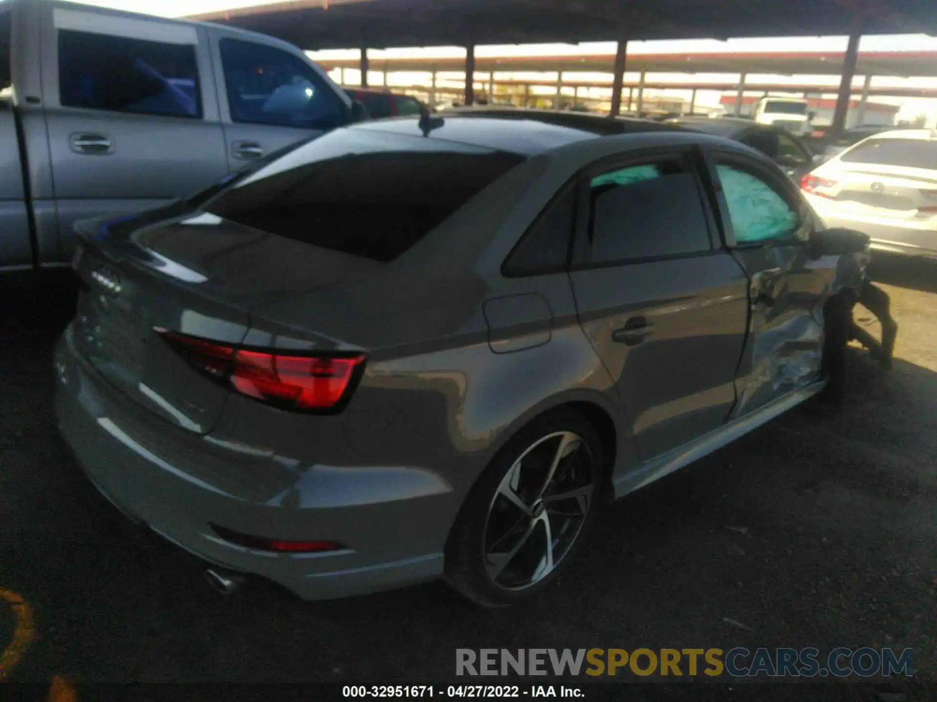 4 Фотография поврежденного автомобиля WAUBEGFF6LA089972 AUDI A3 SEDAN 2020