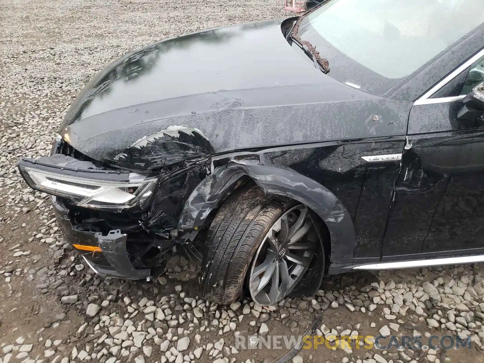 9 Photograph of a damaged car WA18NAF41KA009818 AUDI A4 2019