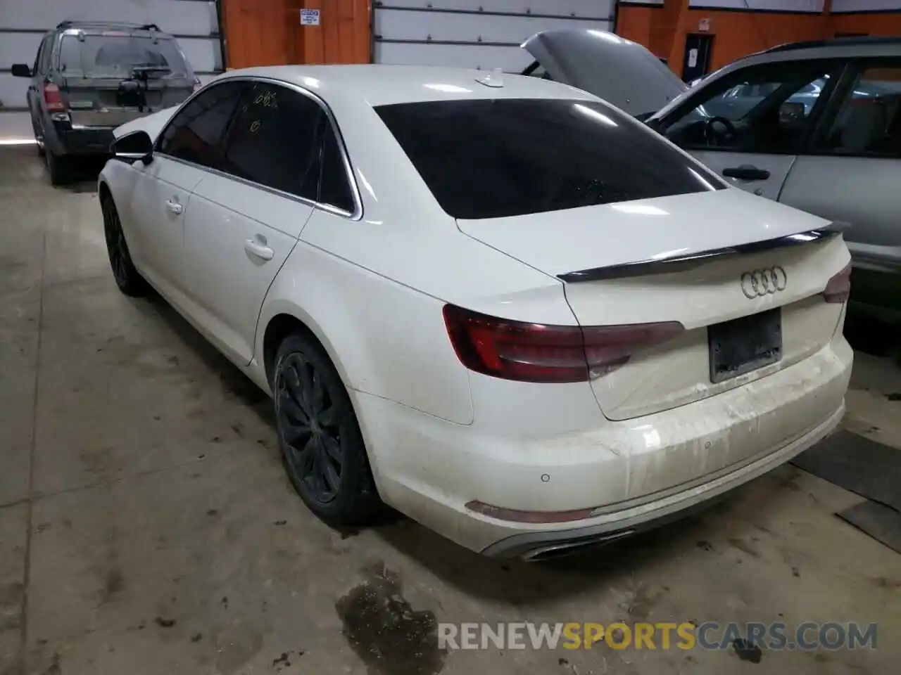 3 Фотография поврежденного автомобиля WAUANAF43KN010790 AUDI A4 2019