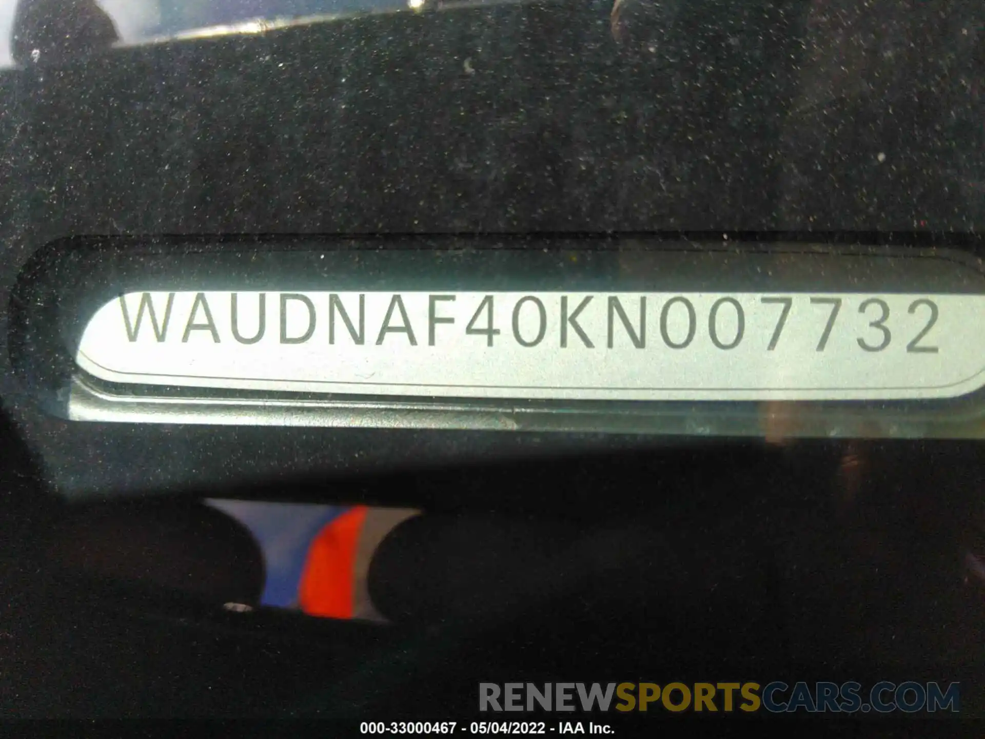 9 Фотография поврежденного автомобиля WAUDNAF40KN007732 AUDI A4 2019