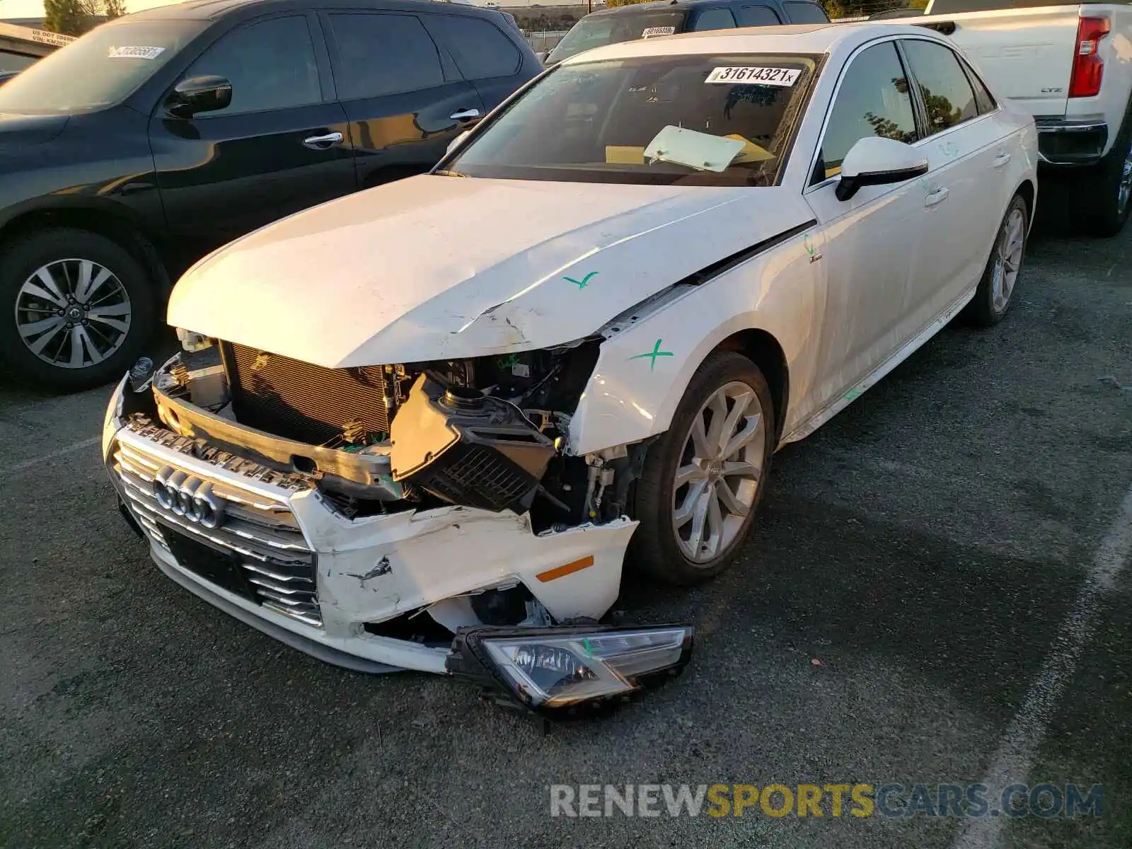 2 Фотография поврежденного автомобиля WAUDNAF43KN014951 AUDI A4 2019