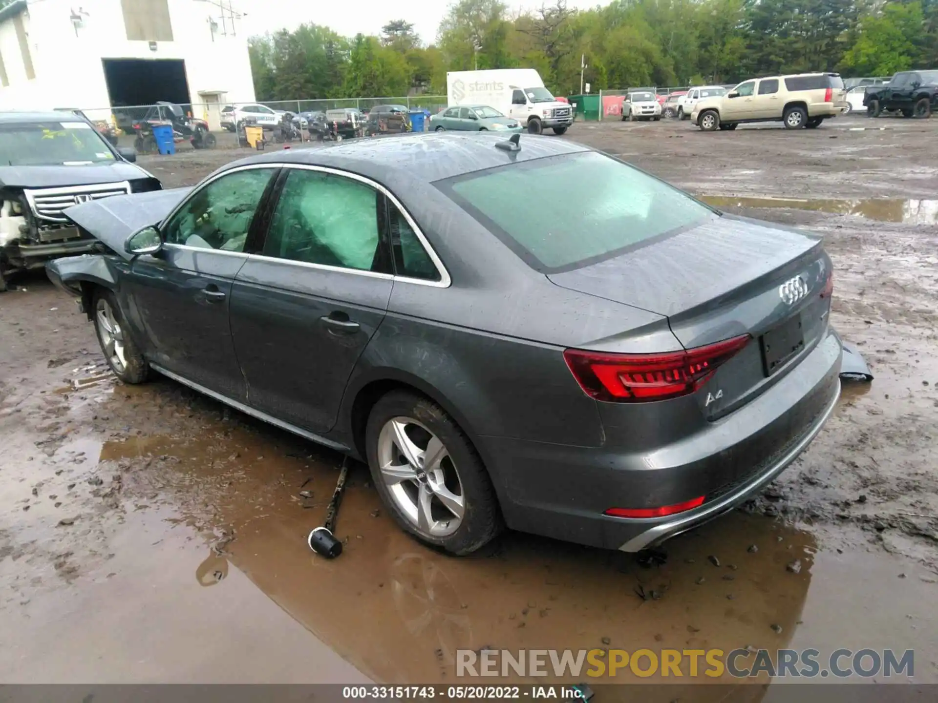 3 Фотография поврежденного автомобиля WAUDNAF45KA112032 AUDI A4 2019