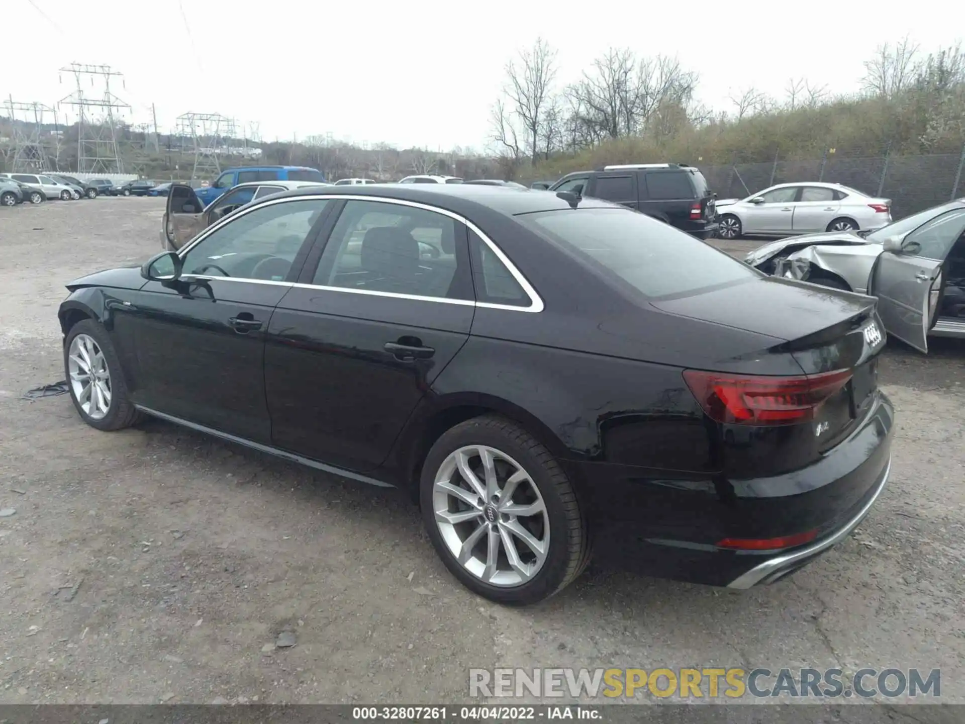 3 Фотография поврежденного автомобиля WAUDNAF45KN017799 AUDI A4 2019