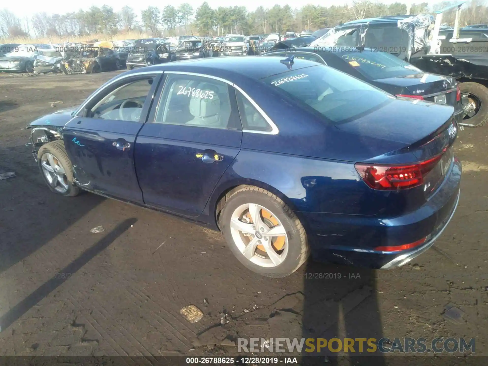 3 Фотография поврежденного автомобиля WAUDNAF47KA013888 AUDI A4 2019