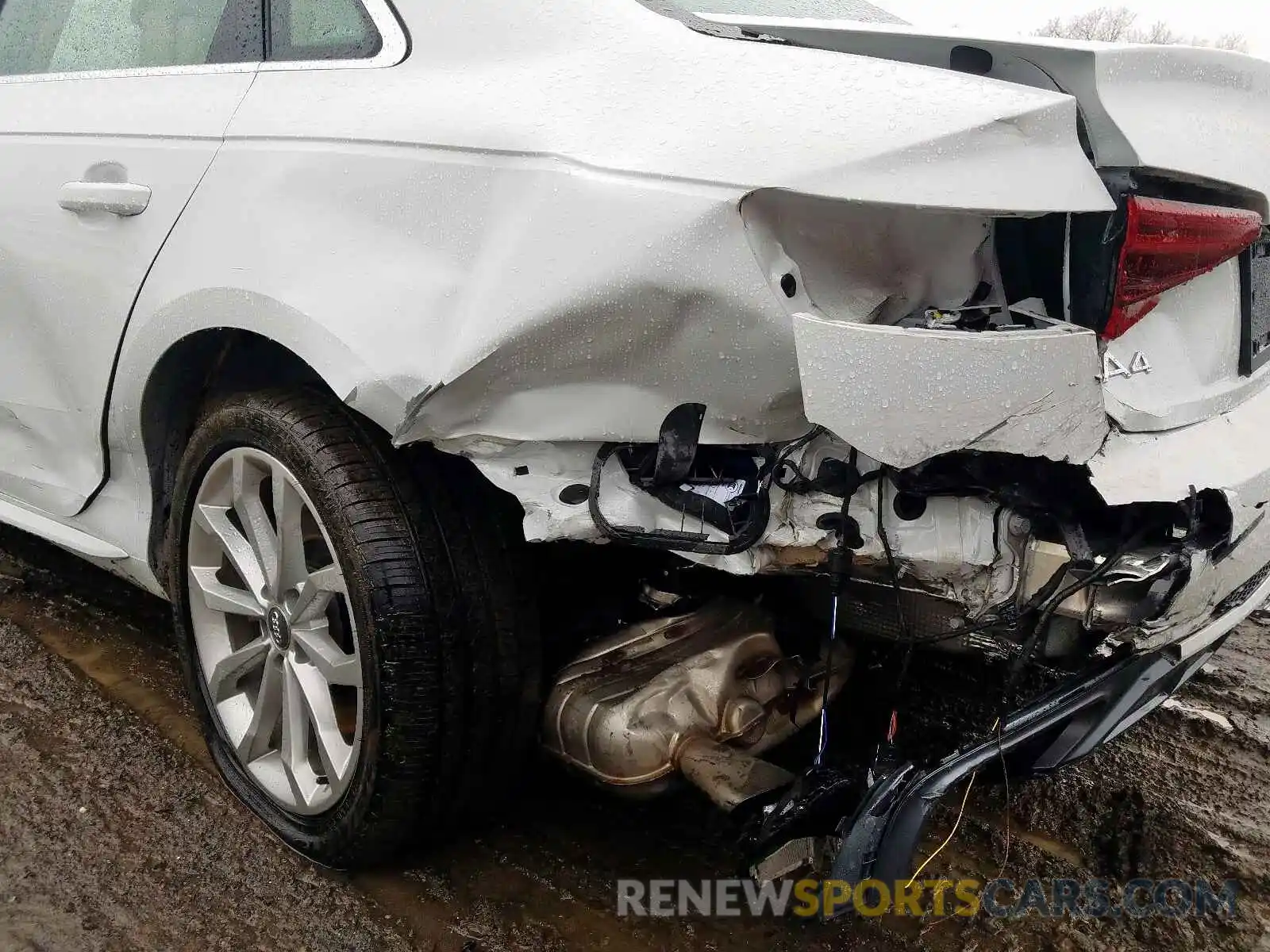9 Фотография поврежденного автомобиля WAUDNAF48KA025550 AUDI A4 2019
