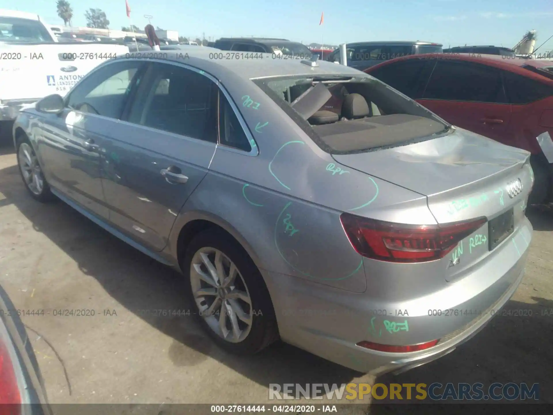 3 Фотография поврежденного автомобиля WAUDNAF49KN015408 AUDI A4 2019