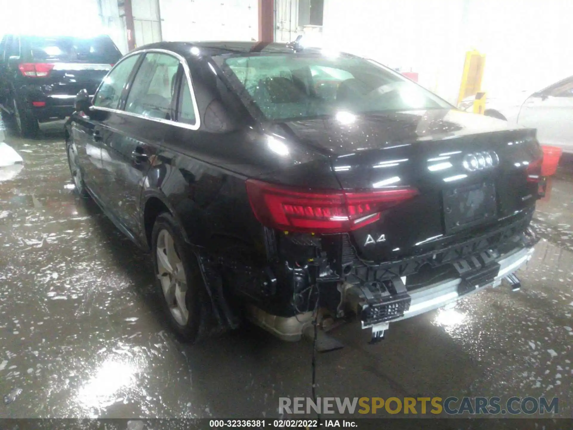 3 Фотография поврежденного автомобиля WAUDNAF49KN016588 AUDI A4 2019