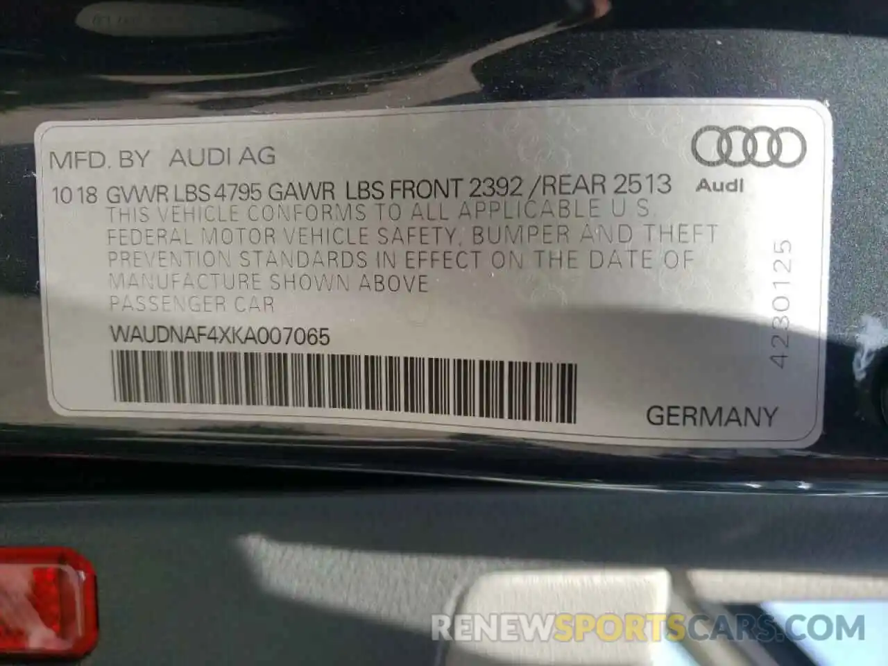 10 Photograph of a damaged car WAUDNAF4XKA007065 AUDI A4 2019